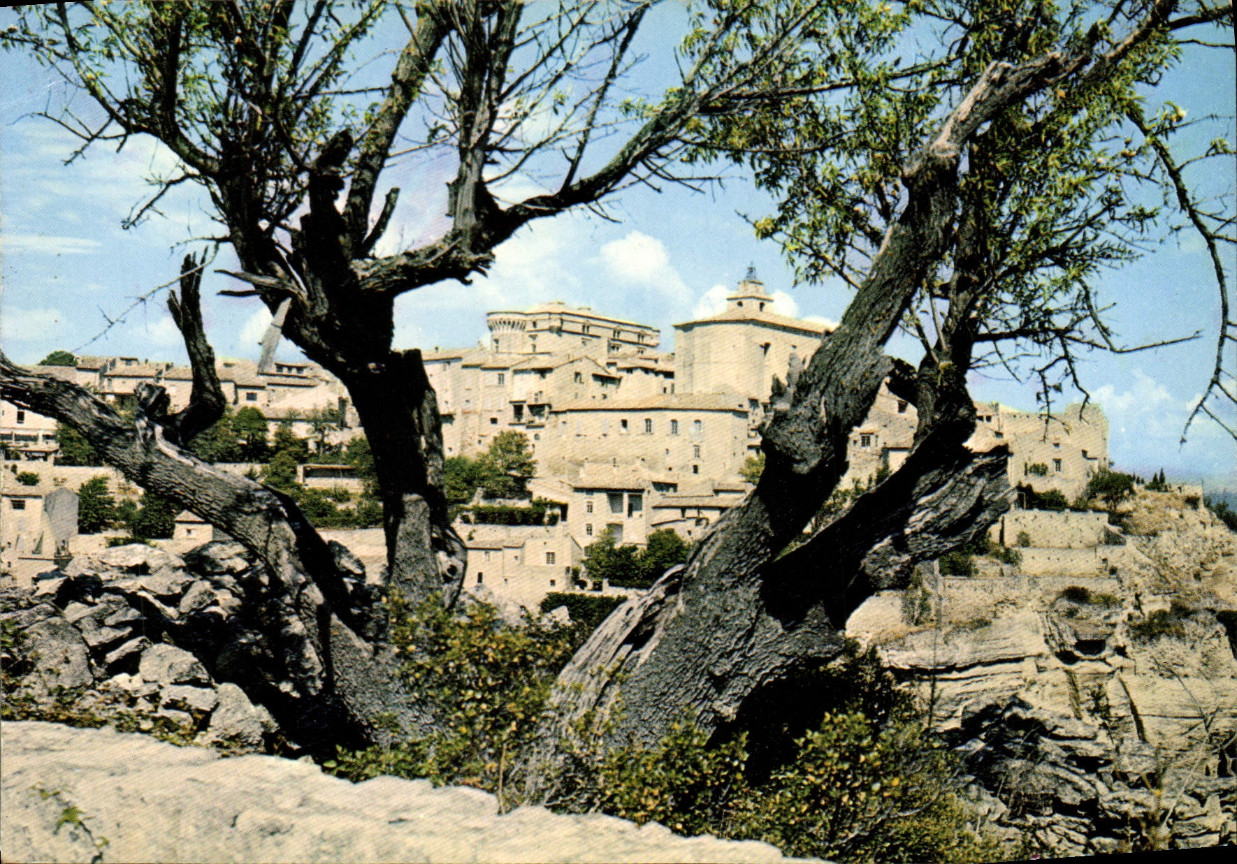 CPM Les Belles Images De Provence Gordes Vue Generale