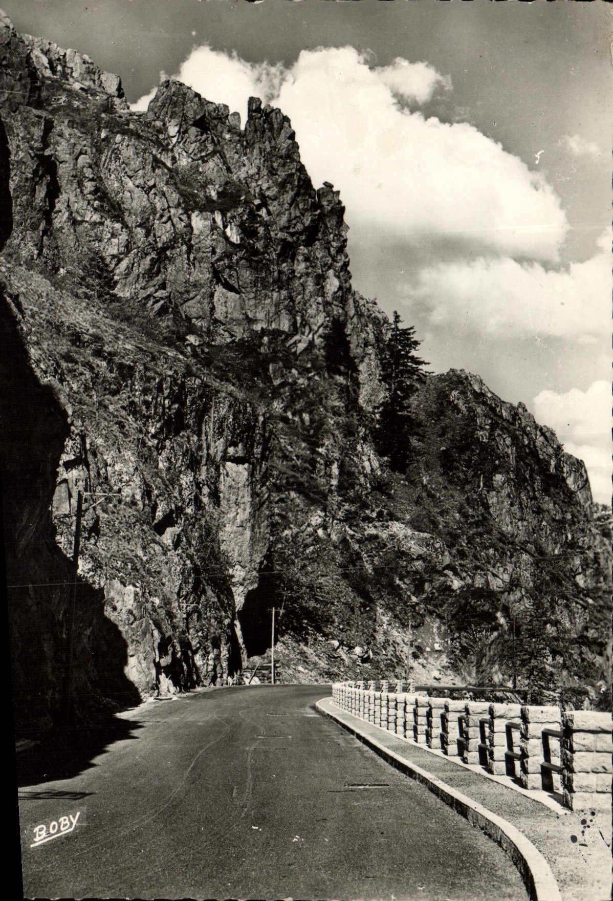 CPM Les Vosges Pittoresques La Route De La Schlucht 