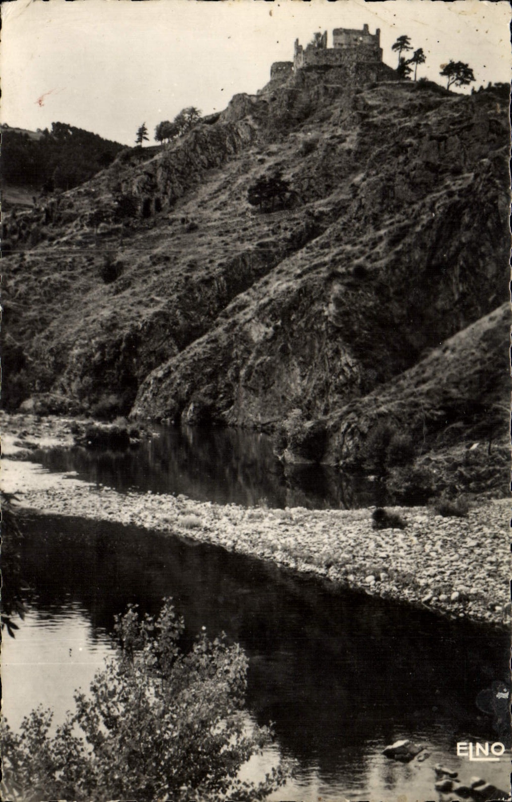 MODERN CARD castle Of Beaufort Ruines Imposing On One Falling has Peak On the Loire Goudet