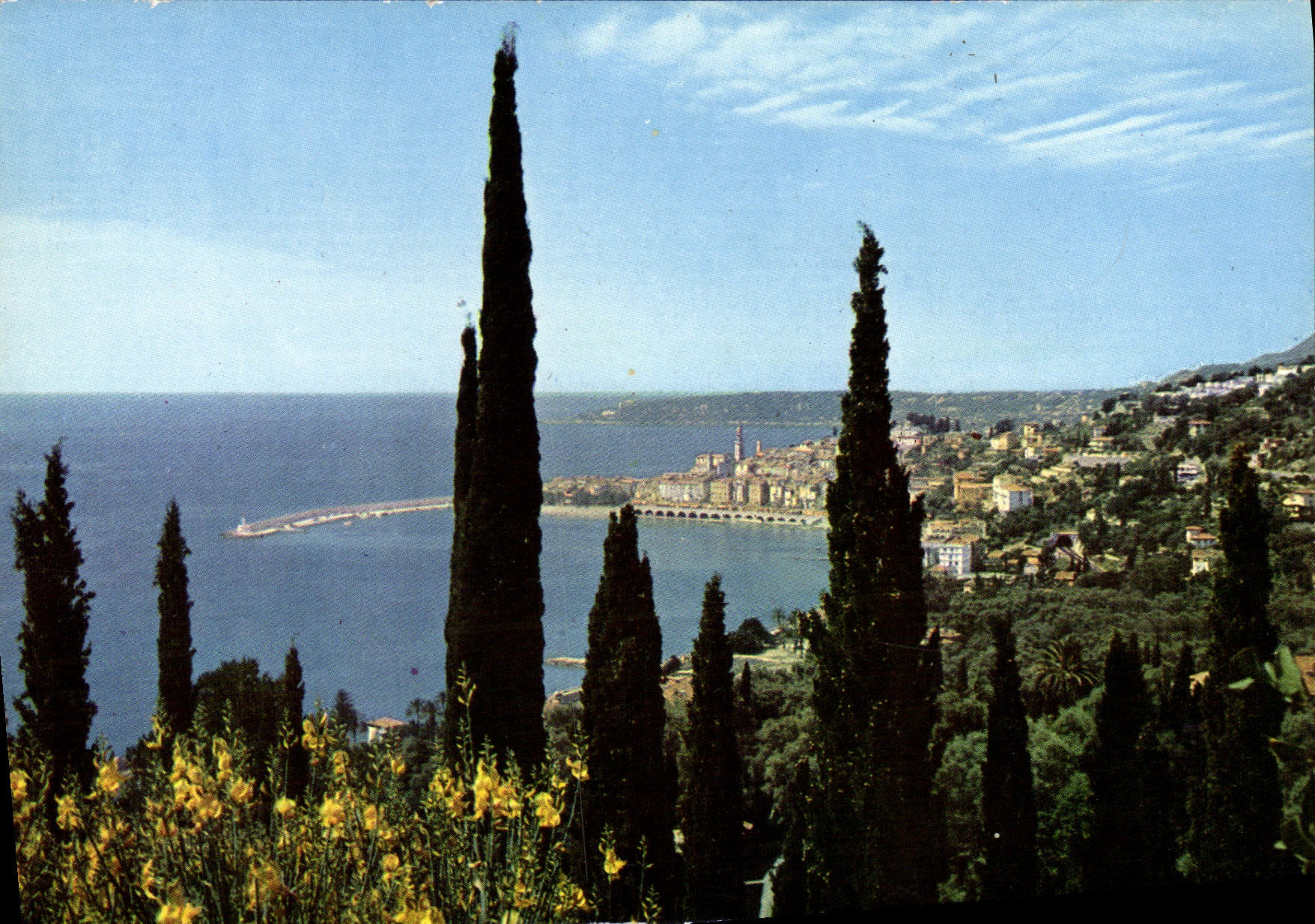 CPM Les Sites Merveilleux De La Cote D'Azur Menton Vue Generale Sur La