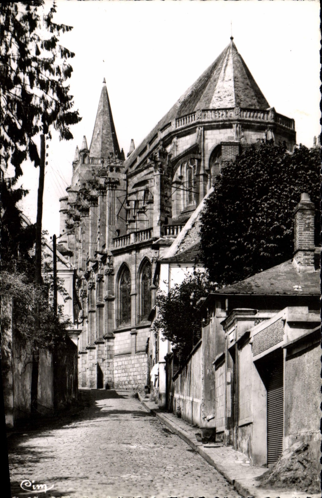 MODERN CARD Montfort I' Amaury Apse Of the Church And Old Street