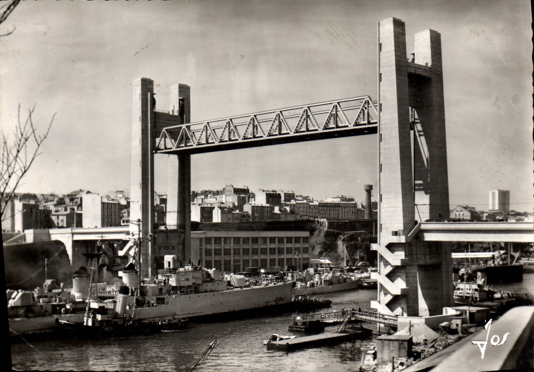 CPM Bretagne Brest Le Pont Leve Pour Le Passage Bateau