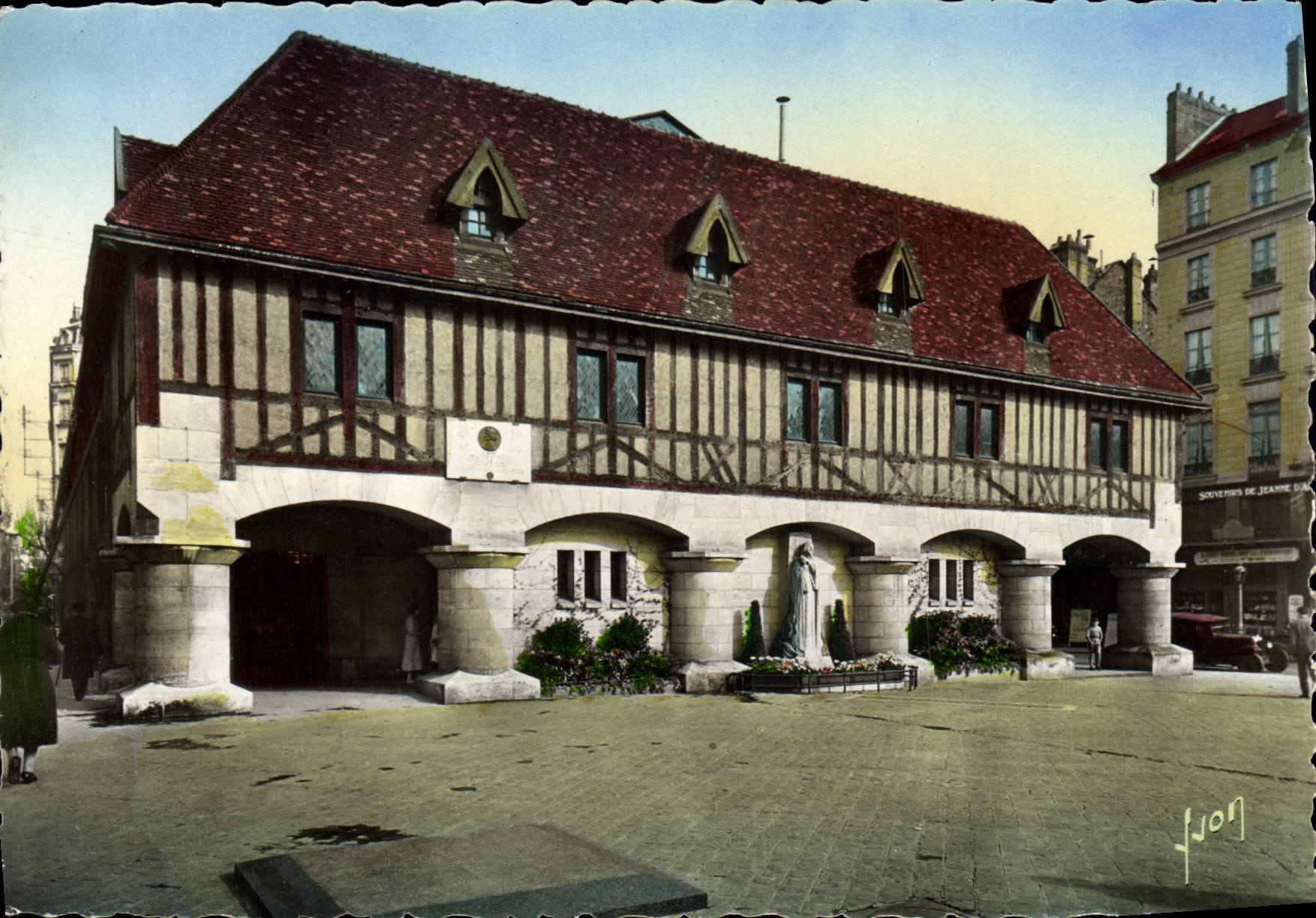 MODERN CARD Rouen Place Of Old Goes Site of roughing-hew of Jeanne d' Arc