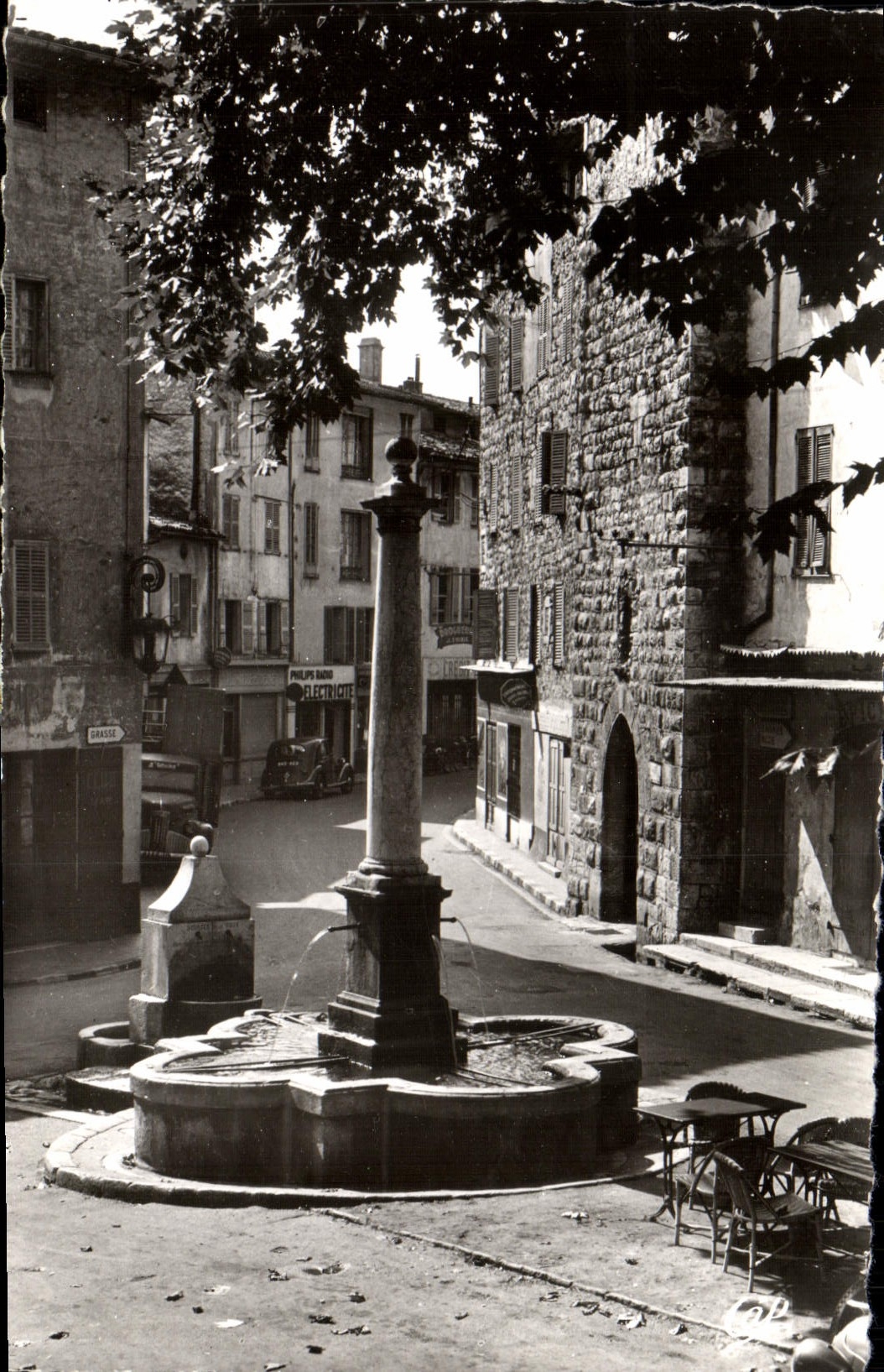 POSTAL MODERNA fuente de Vence del décimosexto