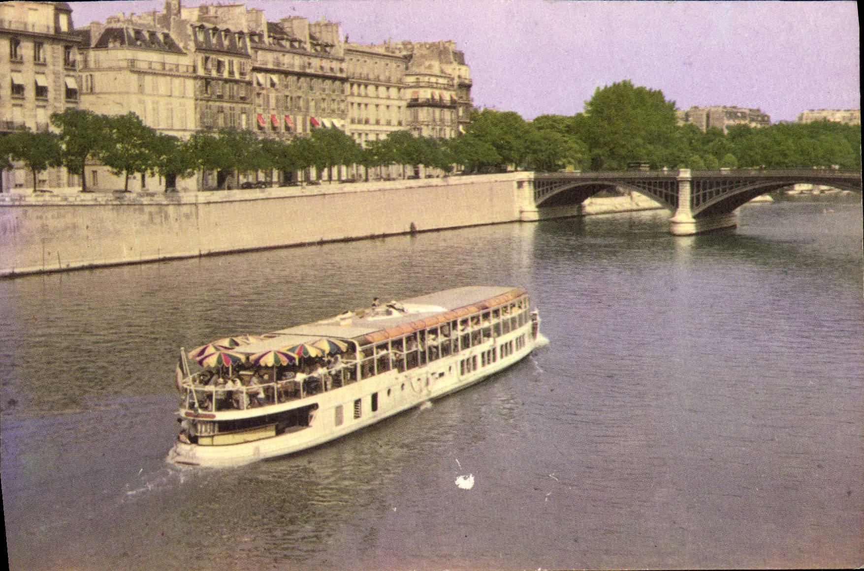 CPM Bateau Parisien Paris Peniche Mouche