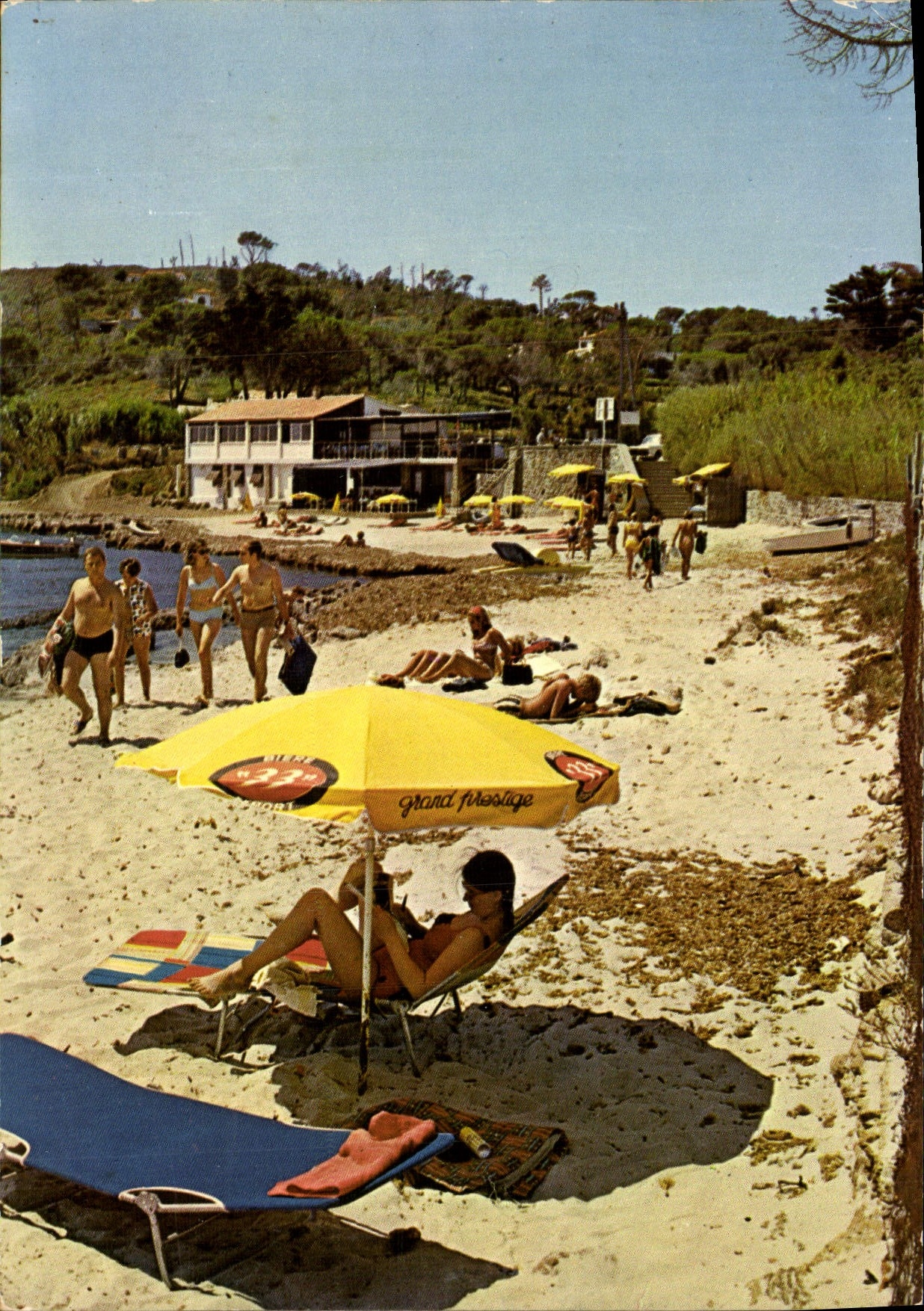 CPM Saint Tropez La Plage Des Salins