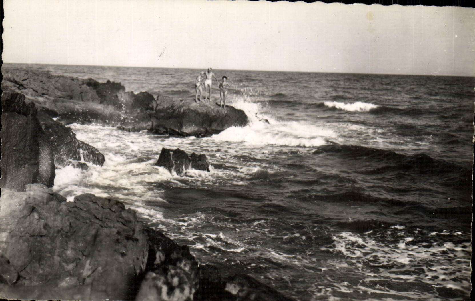 MODERN CARD Saint Pierre Beach the Rock