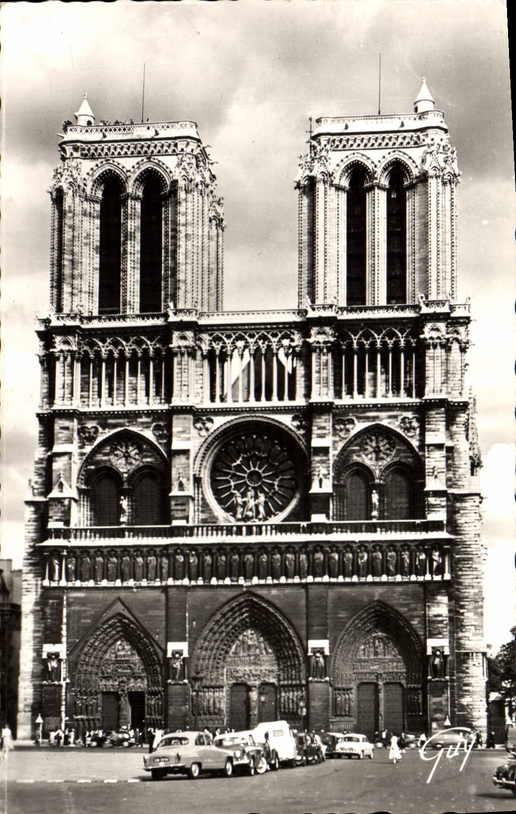 MODERN CARD Paris And Its Wonders Frontage Of the Notre Dame Cathedral