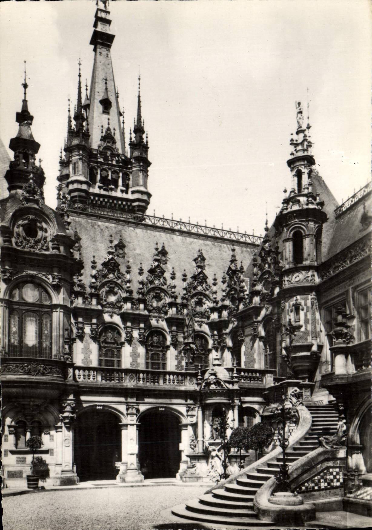 POSTAL MODERNA patio benedictino de la cañería de Fecamp