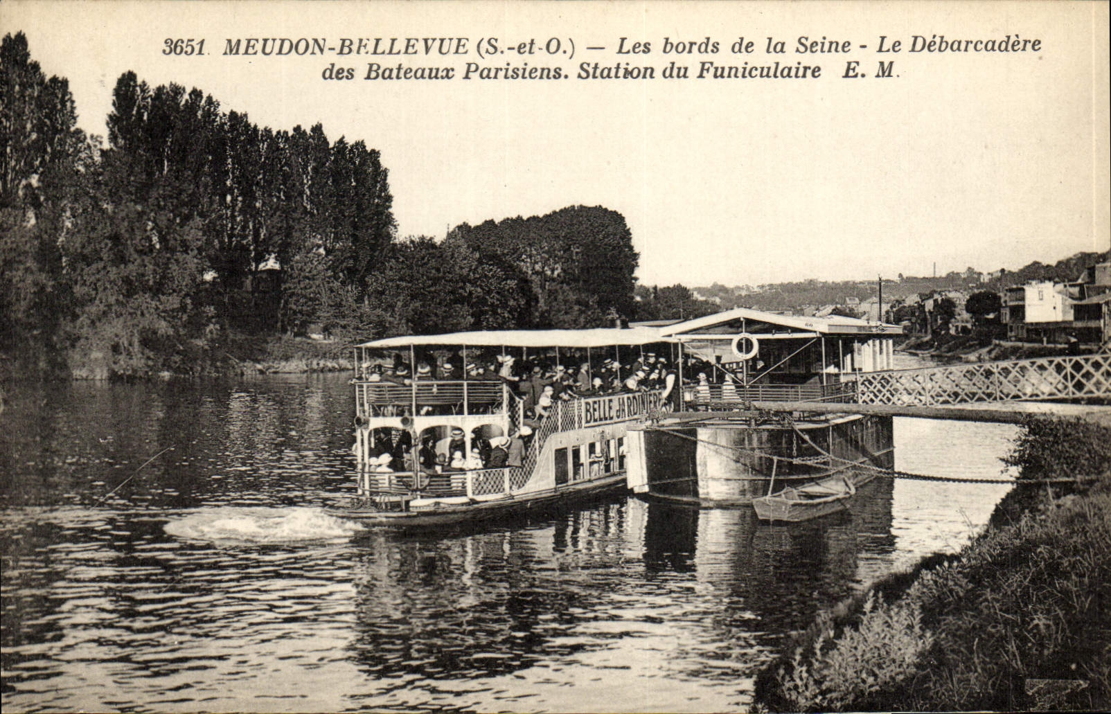 Bordes de Meudon Bellevue de la POSTAL de la VENDIMIA del Seine el muelle de descarga de la estación parisiense de los barcos de los barcos funiculares