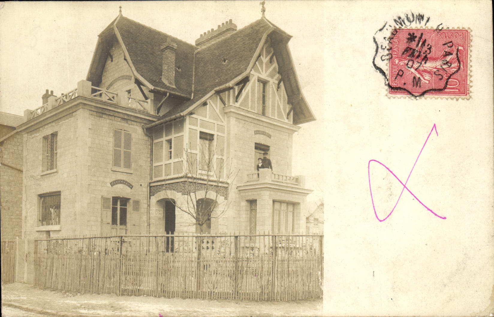 Real photo Beaumont House bougeoise