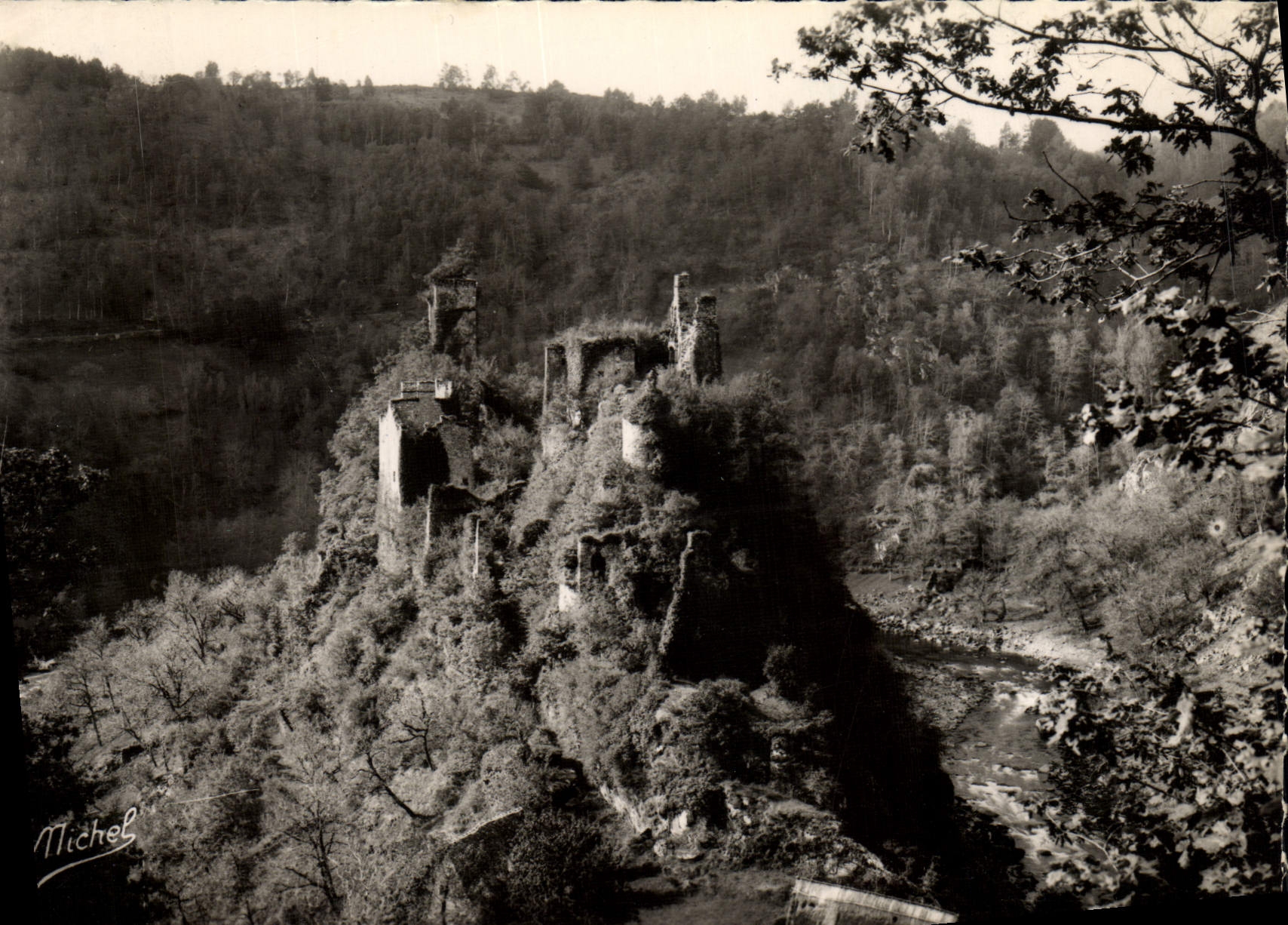 CPM La Correze Touristique Michel Gorges de la Maronne Ruines de Merle Encirons Argentat St Privat St Cirgues La Loutre