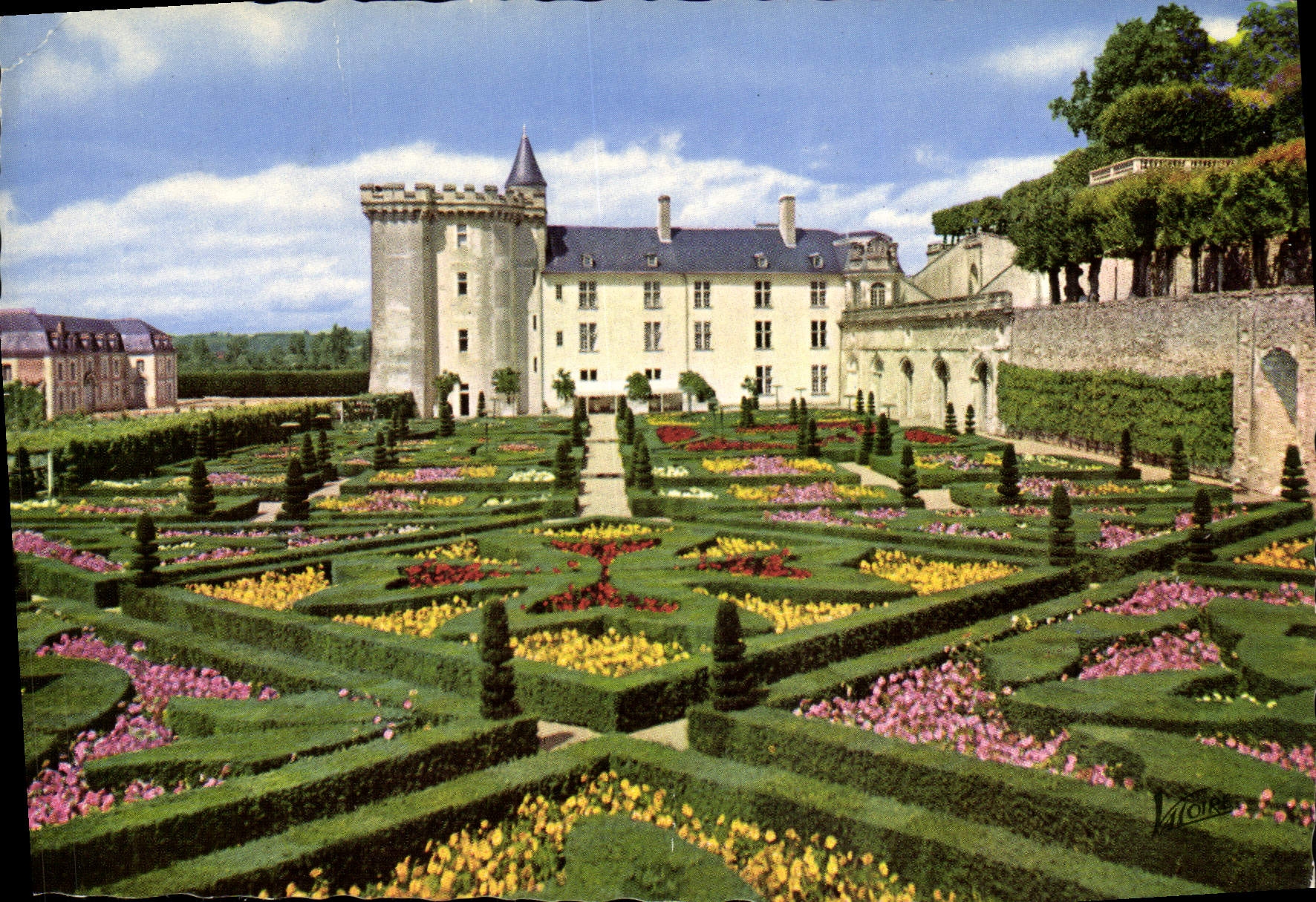 MODERN CARD Wonders Of the Loire Valley Villandry Gardens with the Frenchwoman and the cahteau with her keep