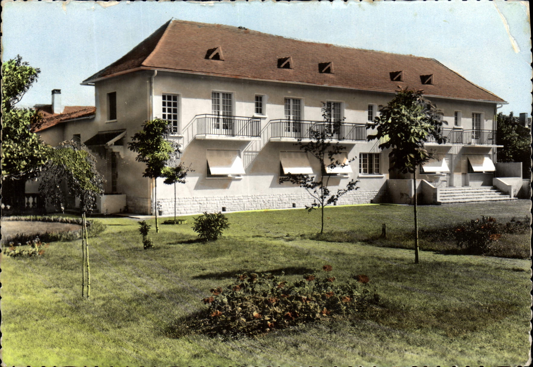 CPM Savignac Les Eglises Hotel Du Parc