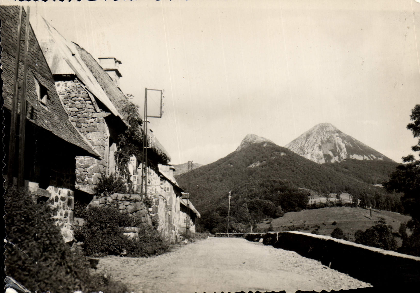 MODERN CARD Cantal Grion And Griounot Seen De Rudez