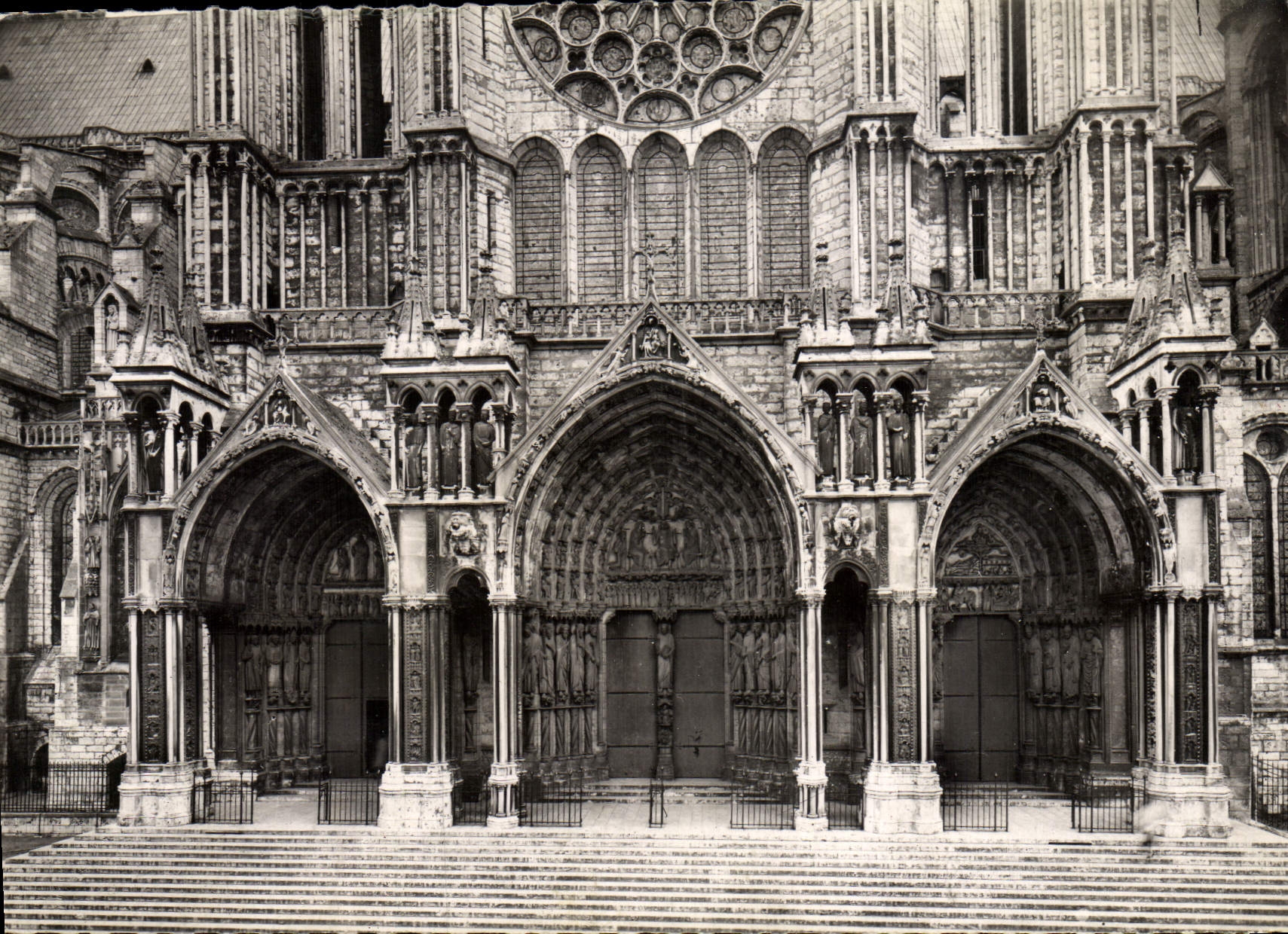 POSTAL MODERNA pórtico meridional de Chartres