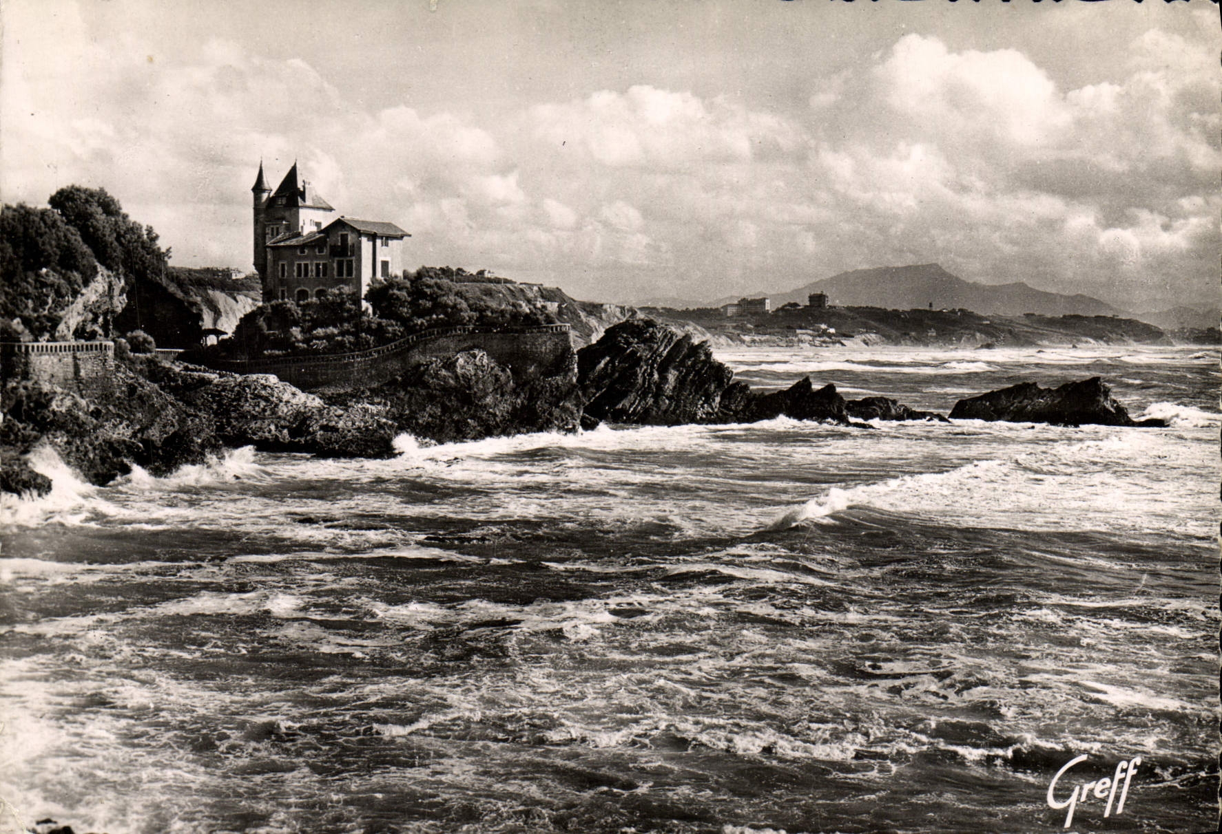 CPM En Pays BasqueBiarritz La Villa Belzo La Cote Des Basques Et La Rhune