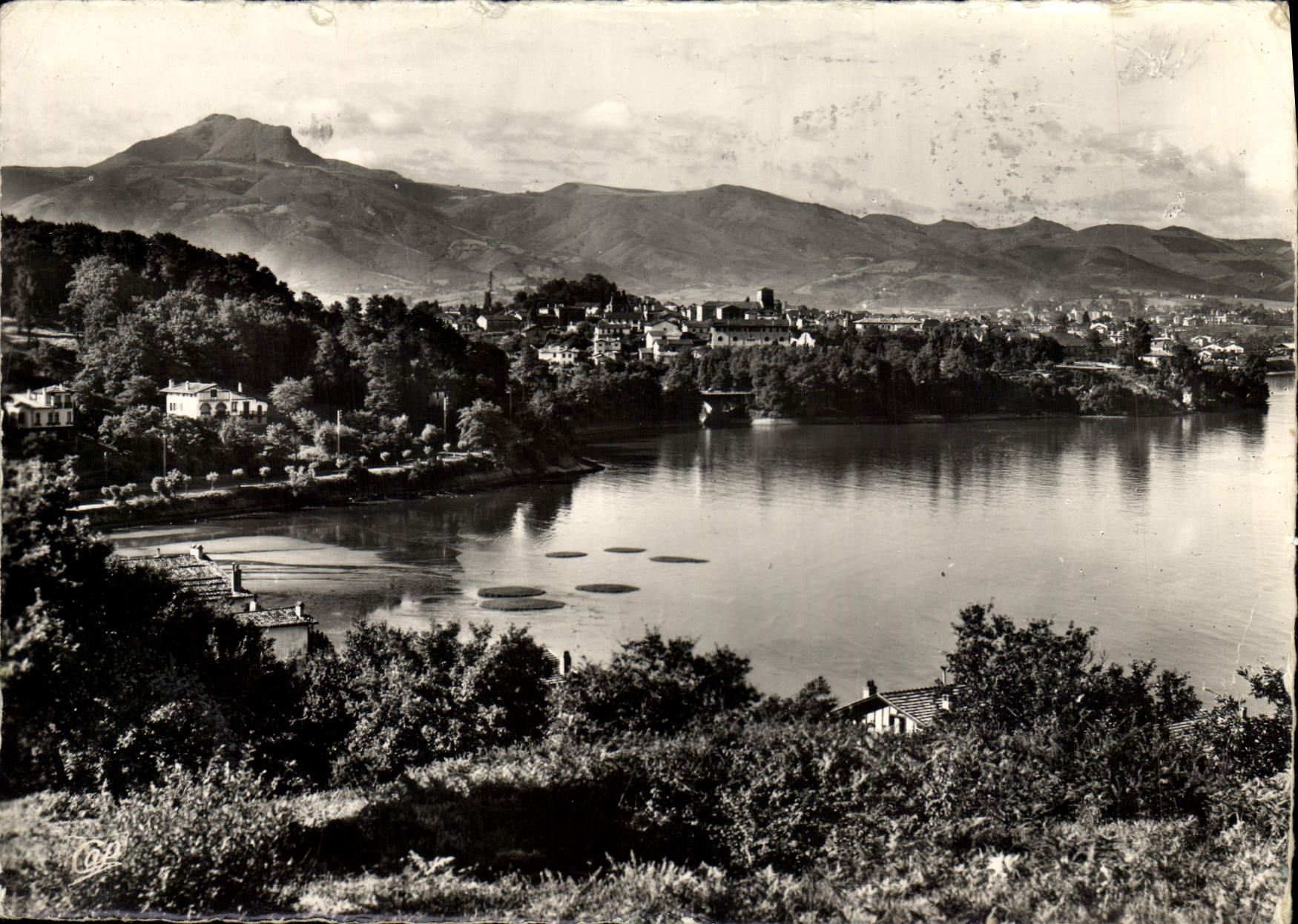 MODERN CARD Hendaye free Spanish Border View between the 3 crowns