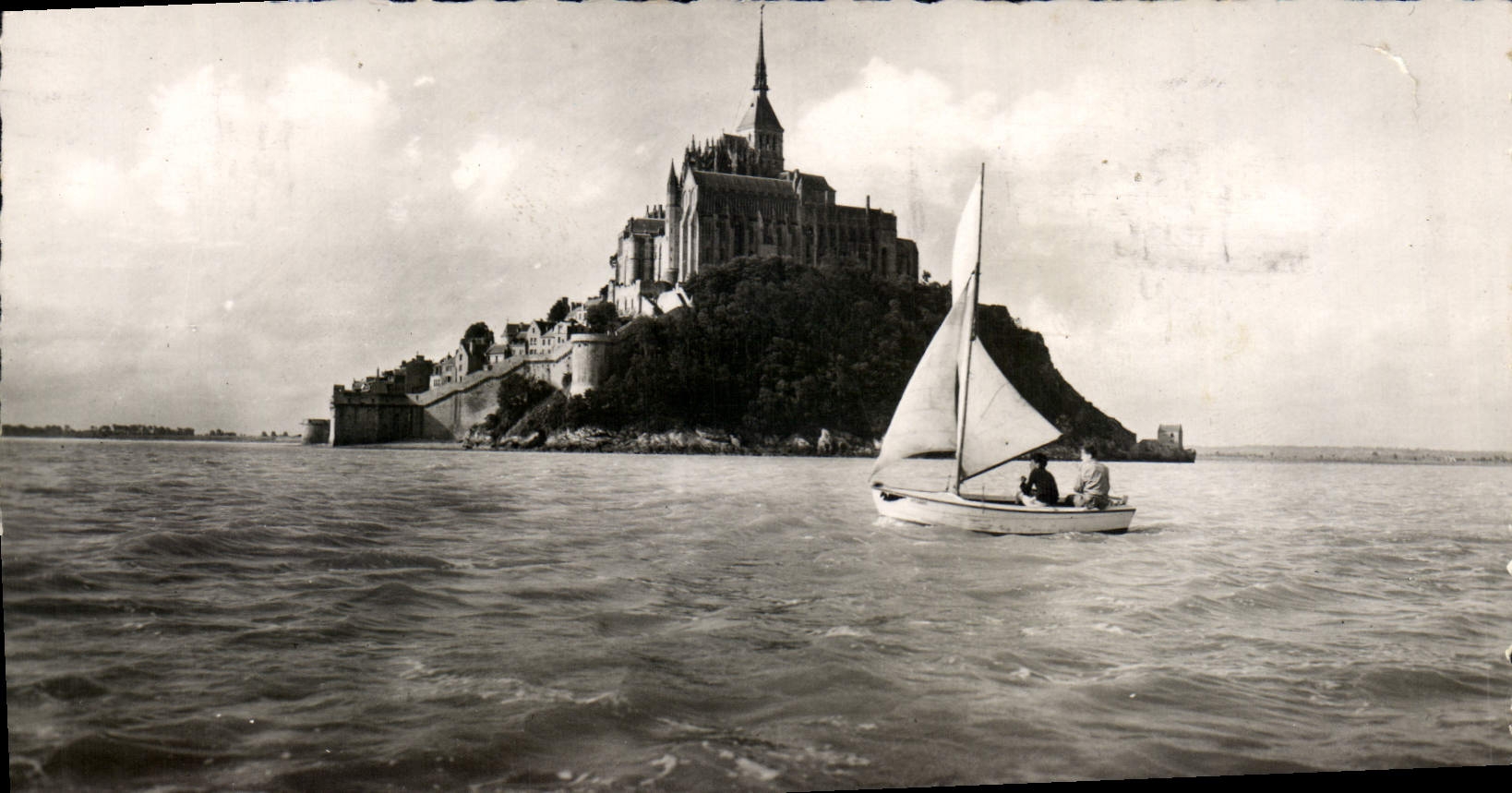 CPM Mont Saint Michel Cote Nord Grande maree Bateau 
