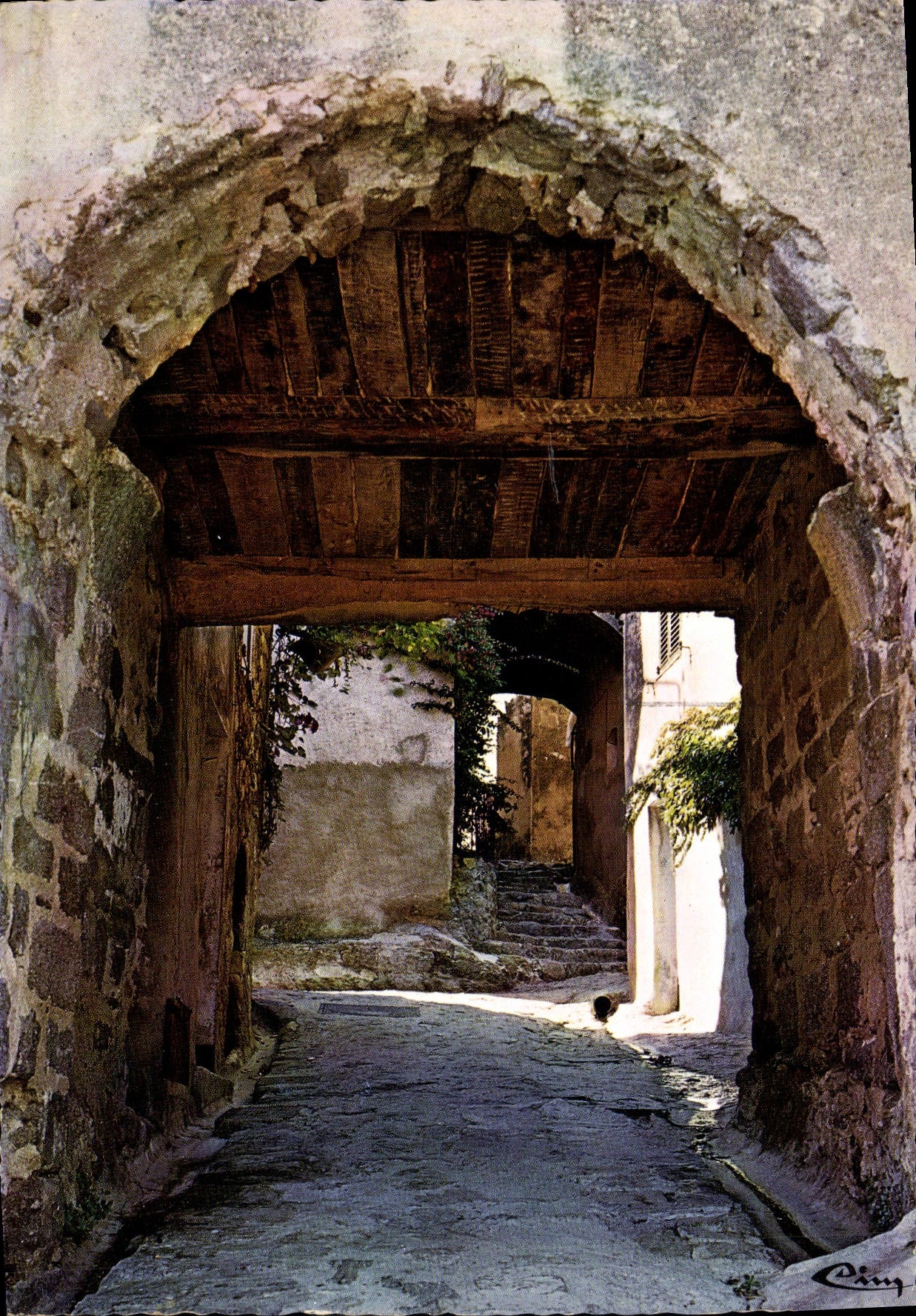 CPM Nos Villages Des Maures Ramatuelle Rue Rompe Cu Porte Sarrasine 