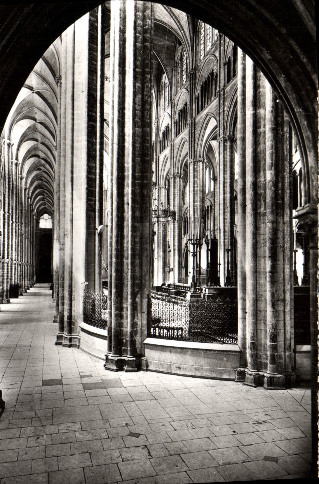 POSTAL MODERNA catedral St. Etienne de Bourges Deambulatoire y cubos