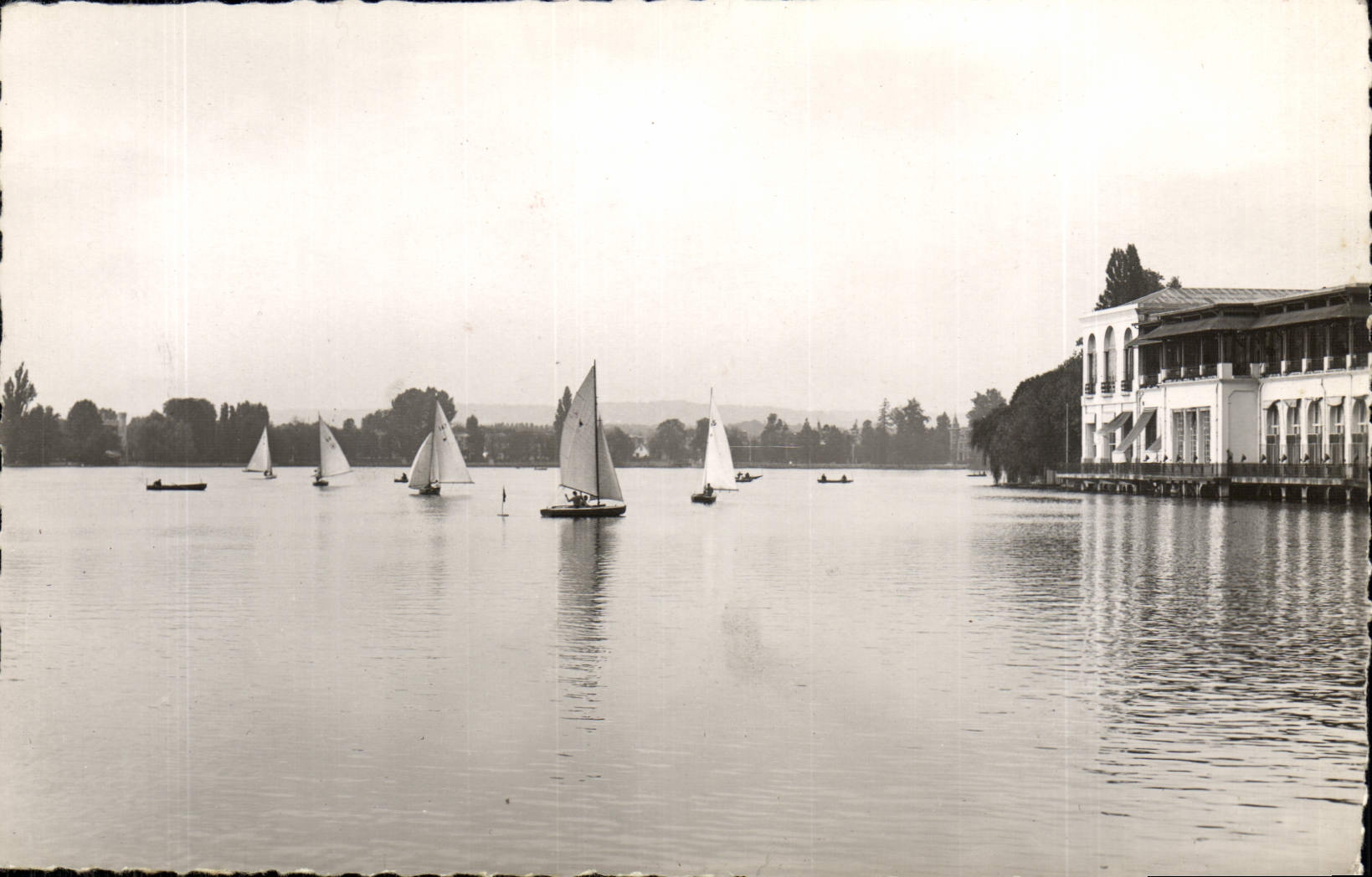 CPM Enghien Les Bains Le Casino Et Le Lac
