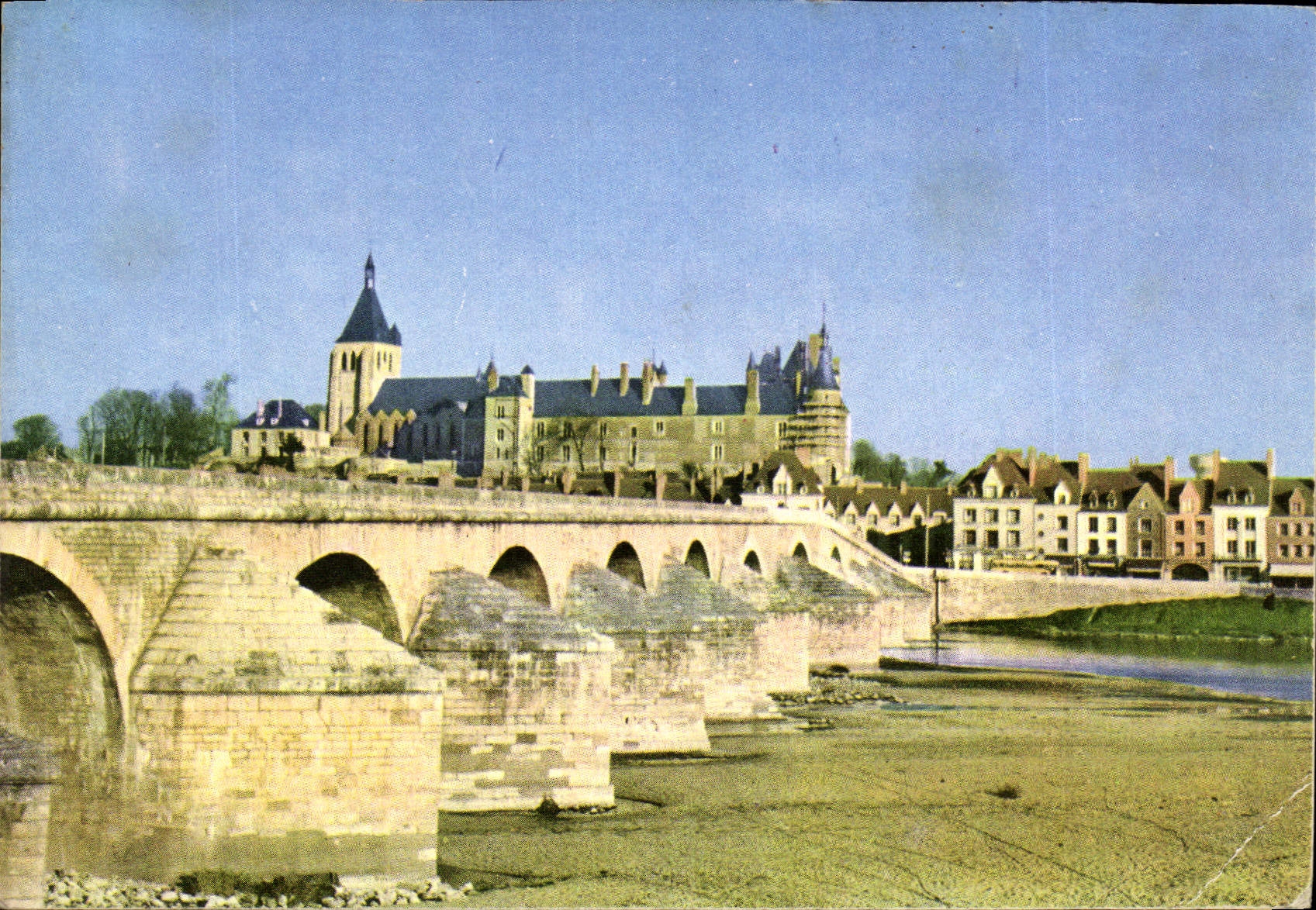 CPM Gien Le Vieux Pont