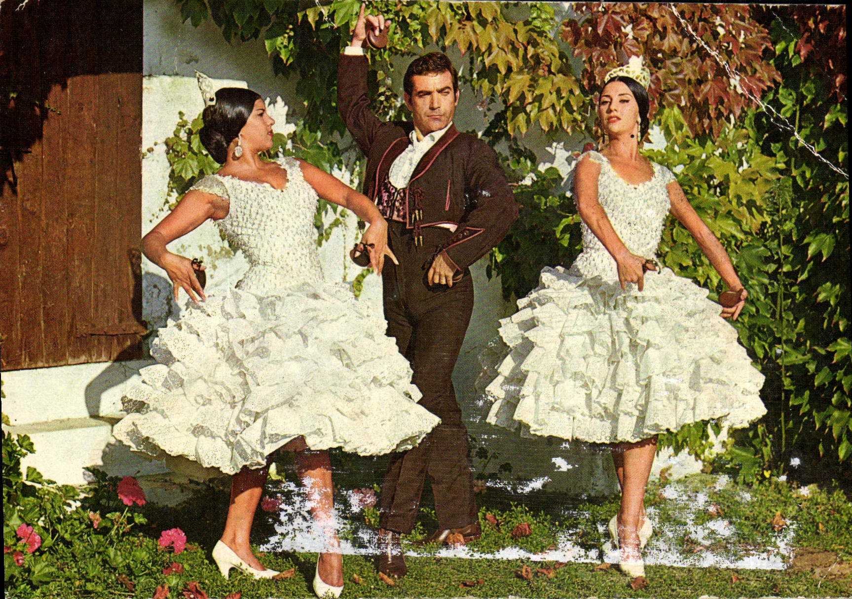 VINTAGE POSTCARD Danzas De Espana Folklore