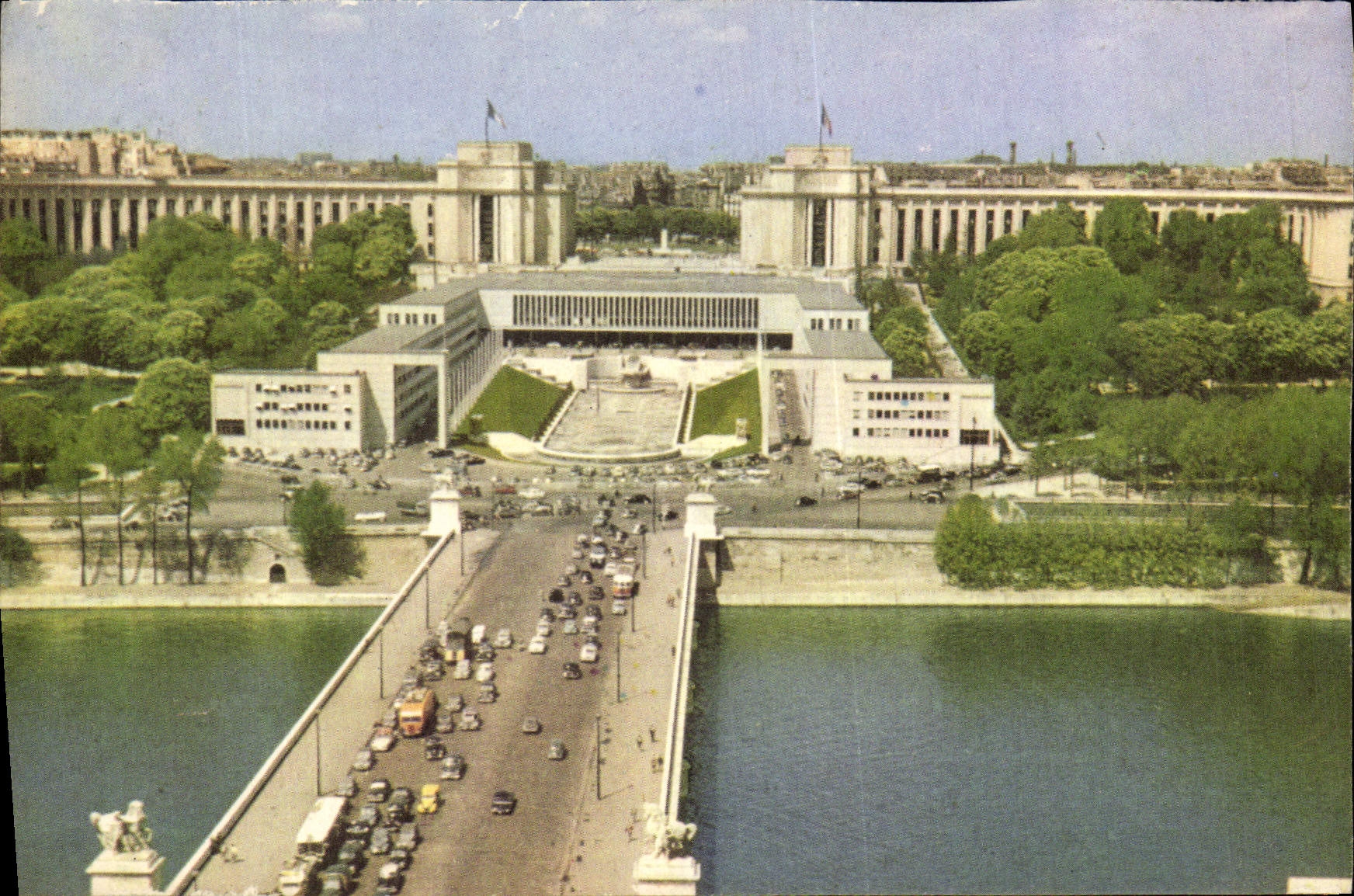 CPM Paris Le Palais De Chaillot