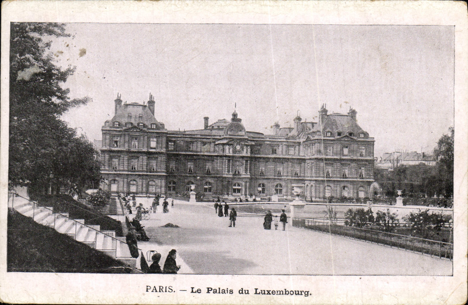 VINTAGE POSTCARD Paris the Palate Of Luexmbourg Automobile Automobiline Publicity