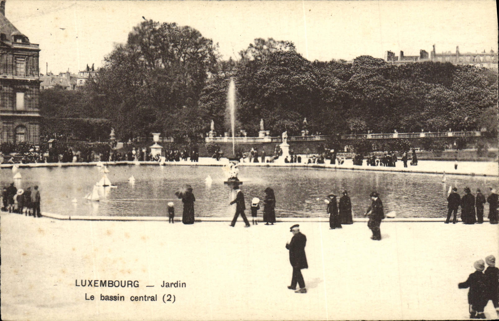 CPA Luxembourg Jardin Le Bassin Central