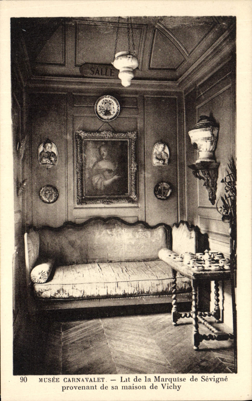 CPA Paris Musee Carnavalet Lit De La Marquise De Sevigne provenant de sa maison de Vichy