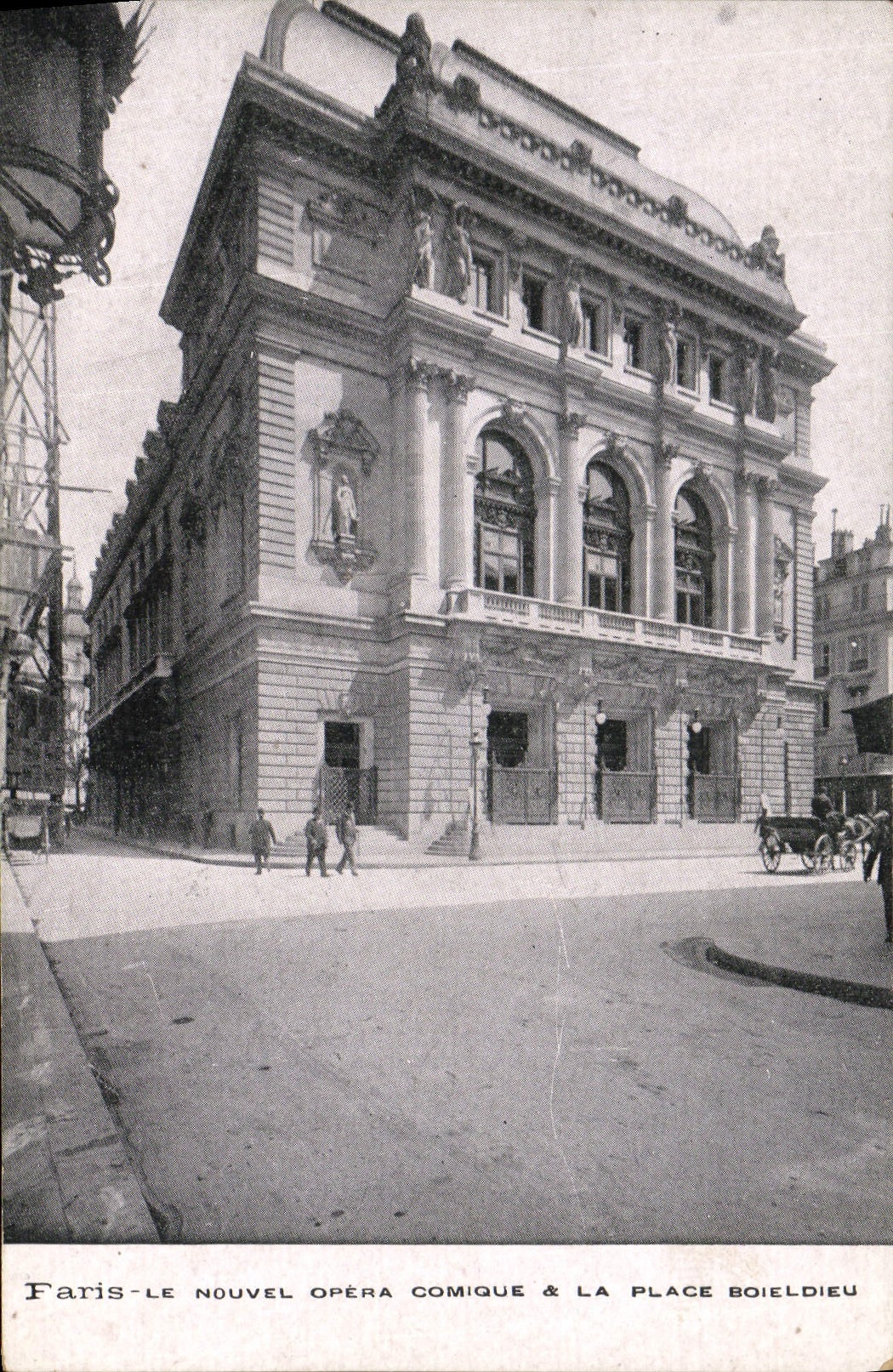 CPA Paris Le Nouvel Opera Comique La Place Boieldieu