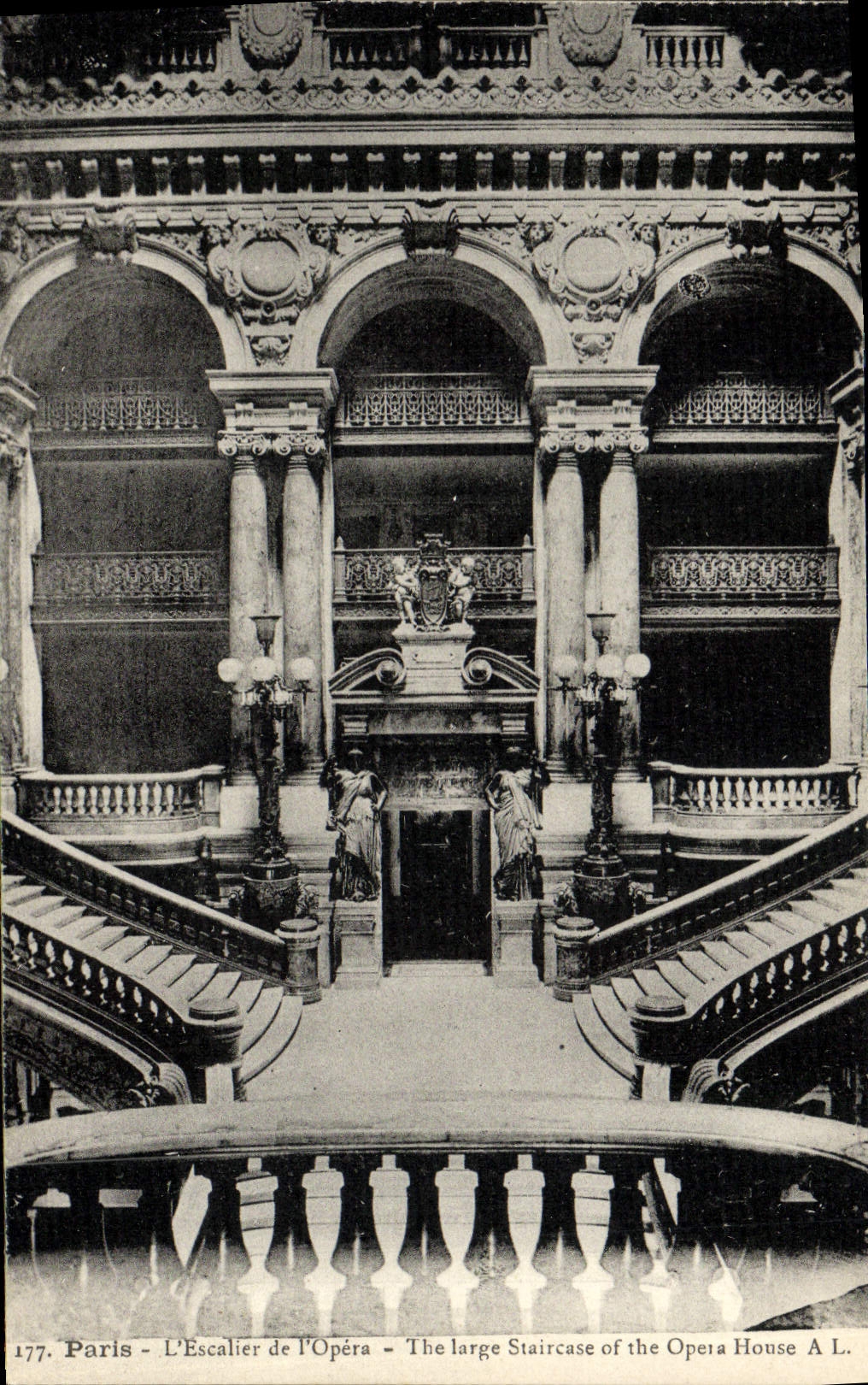 CPA Paris L'Escalier De l'Opera 