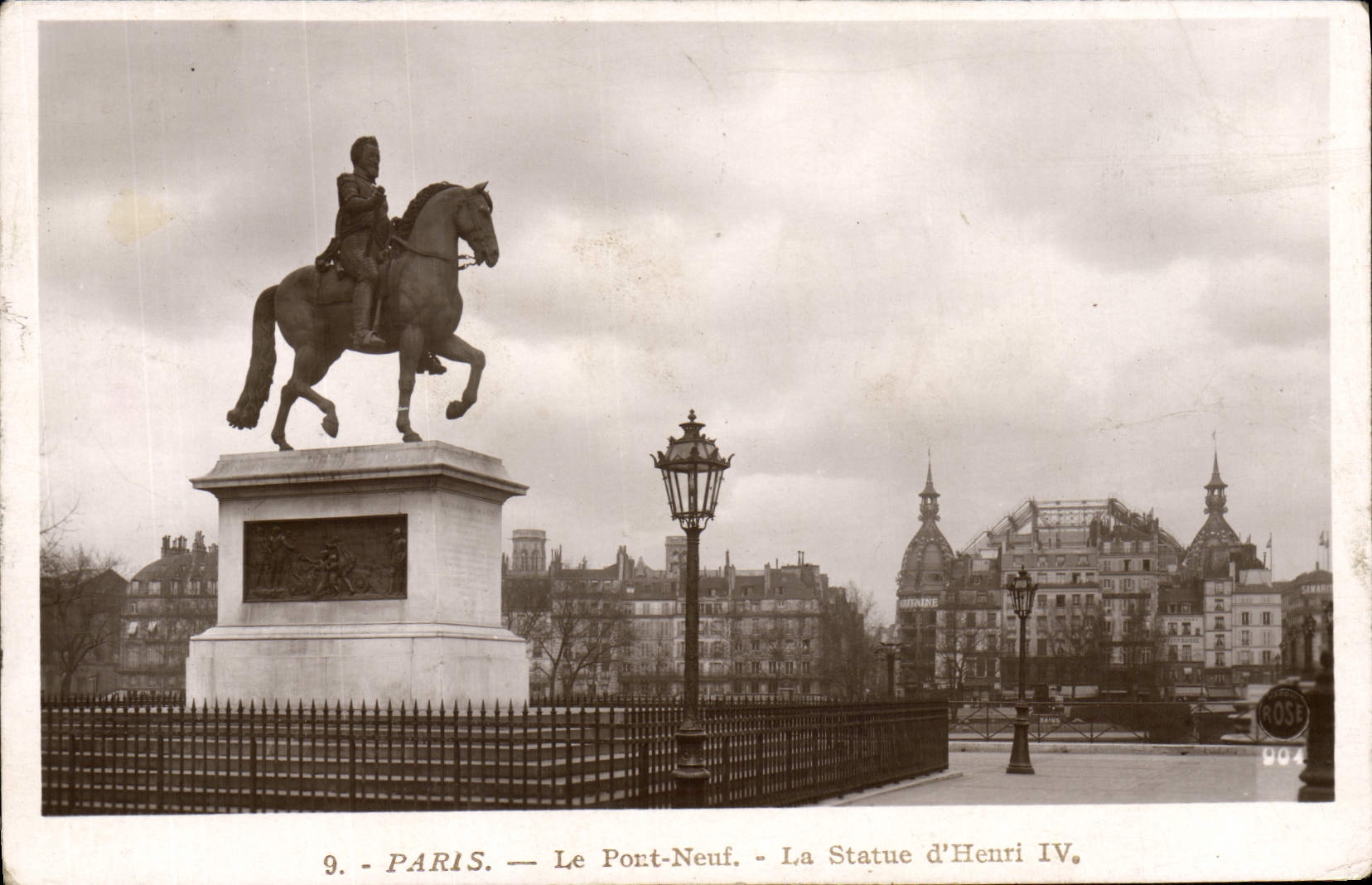 VINTAGE POSTCARD Paris the New Port the Statue Of Henri IV