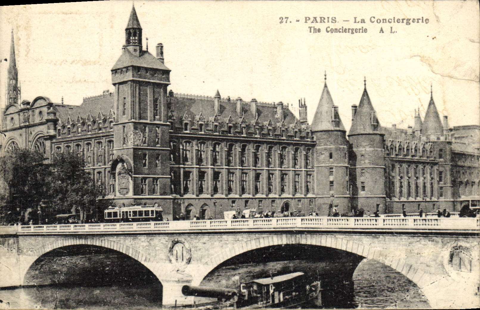 VINTAGE POSTCARD Paris Conclergerie