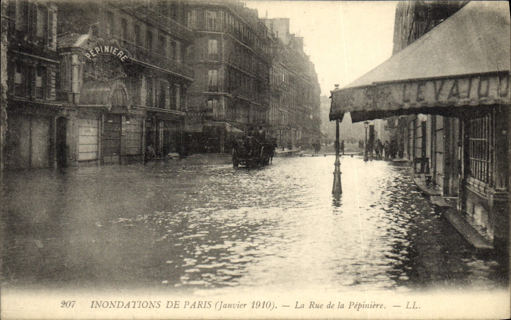 CPA Inondations De Paris La Rue De La Pepiniere