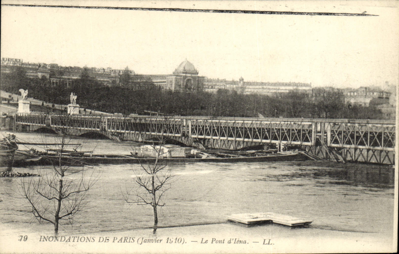 Inundaciones de la POSTAL de la VENDIMIA de París el puente D Iena