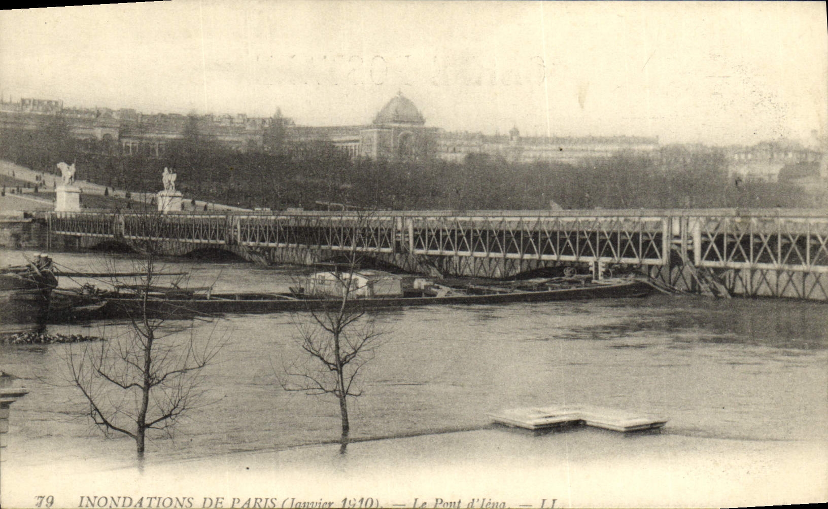 VINTAGE POSTCARD Floods Of Paris the Bridge of lena