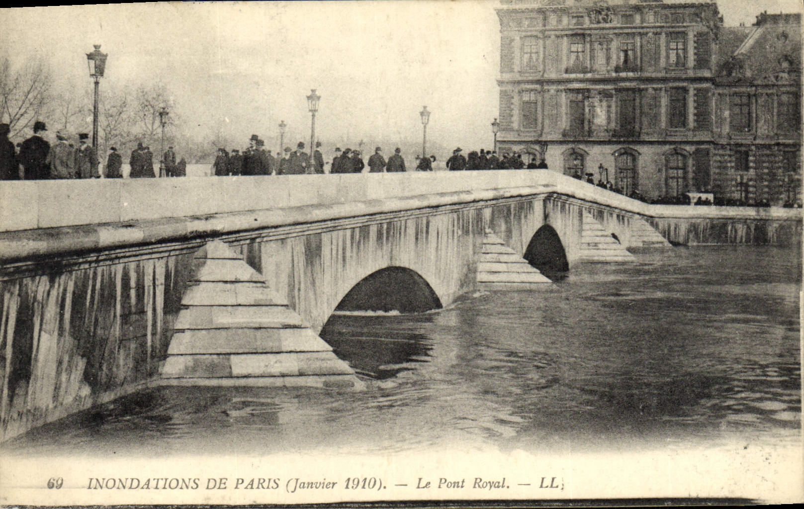 CPA Inondations De Paris Le Pont Royal