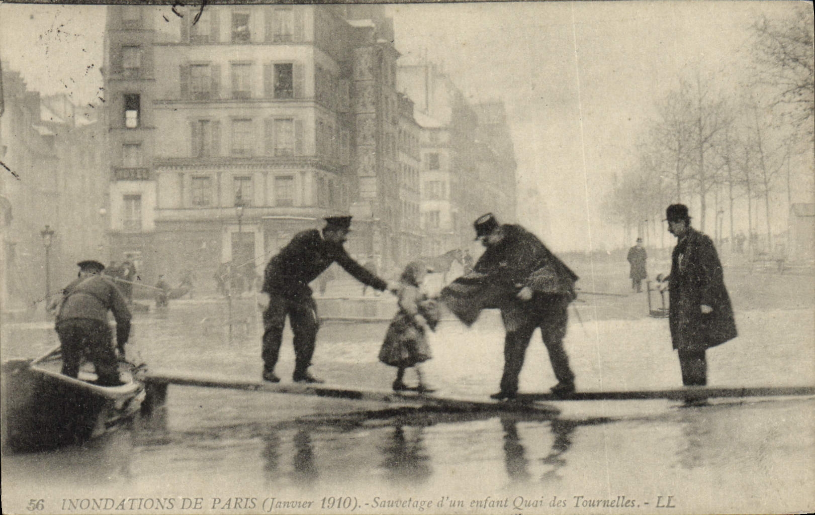 Las inundaciones de la POSTAL de la VENDIMIA del rescate de París de un niño limpian a Quay de las pequeñas torres