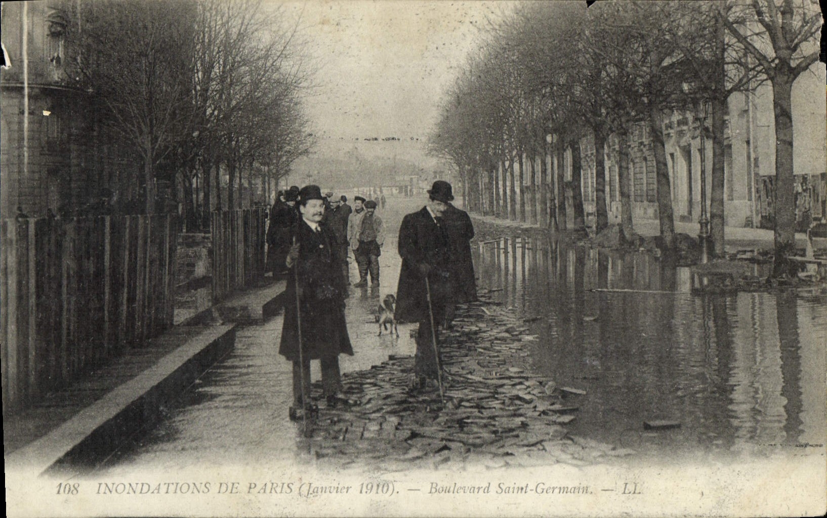 CPA Inondations De Paris Boulevard Saint Germain