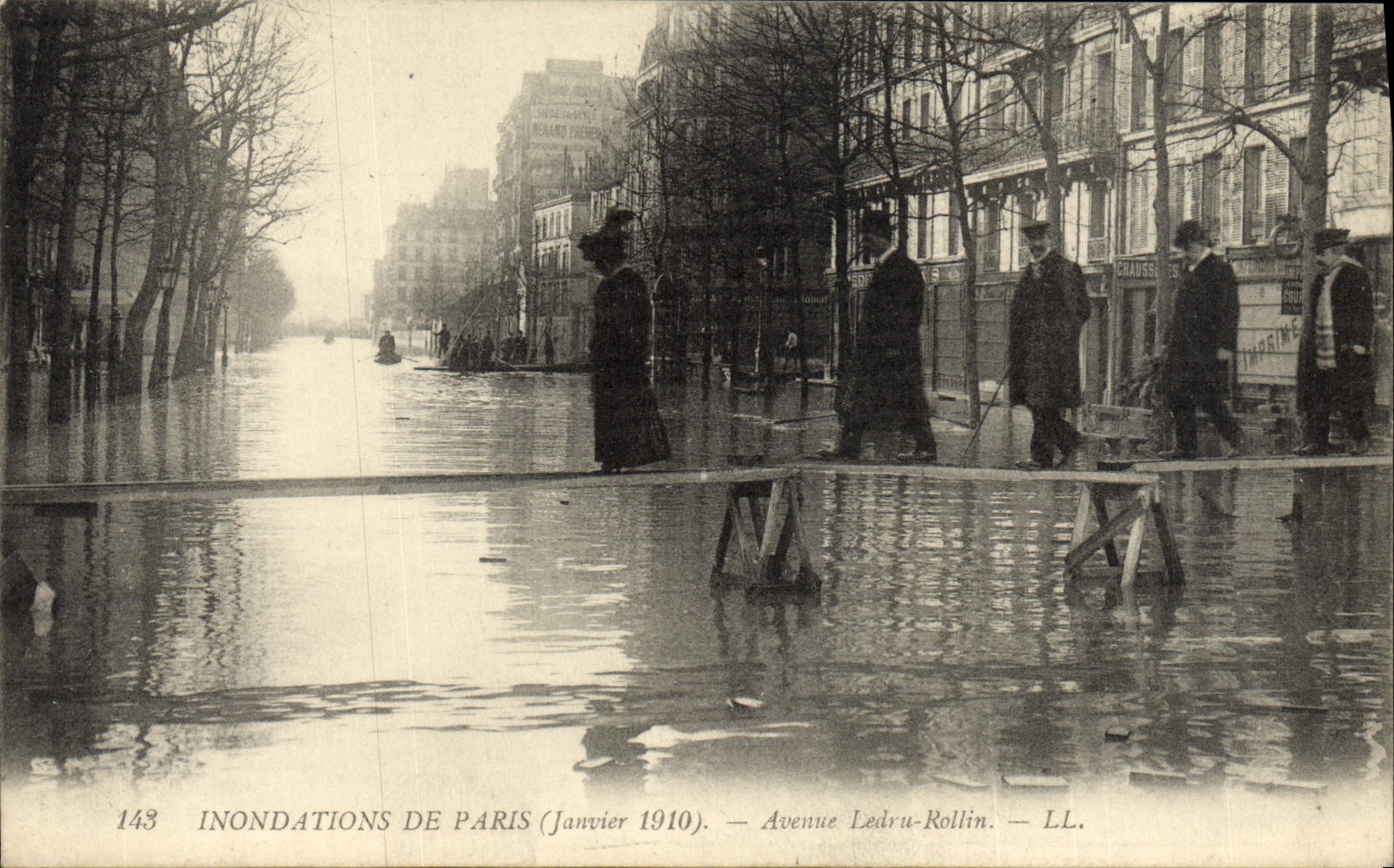 CPA Inondations De Paris Avenue Ledru Rollin
