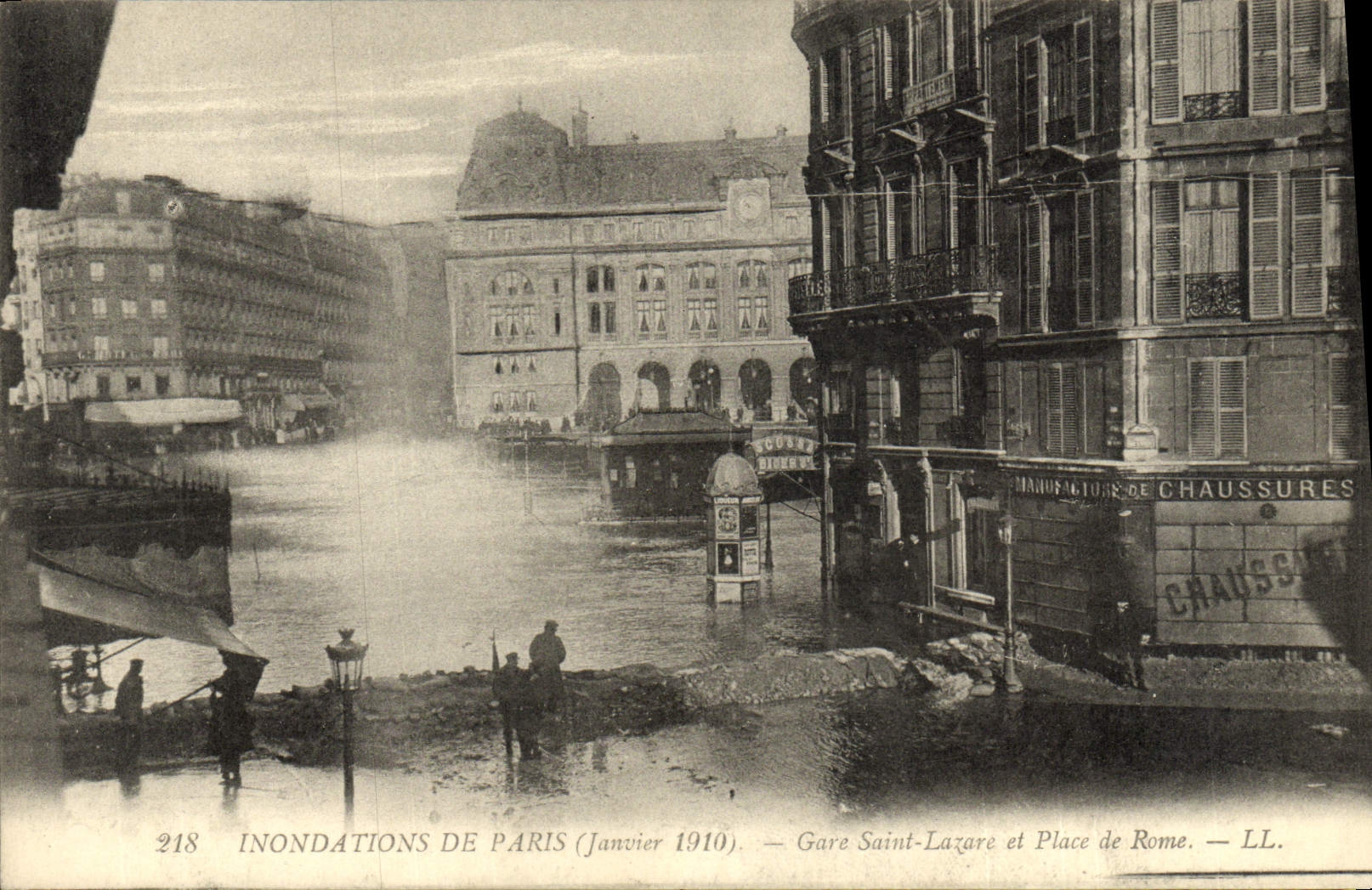 CPA Inondations De Paris Gare Saint Lazare Et Place De Rome