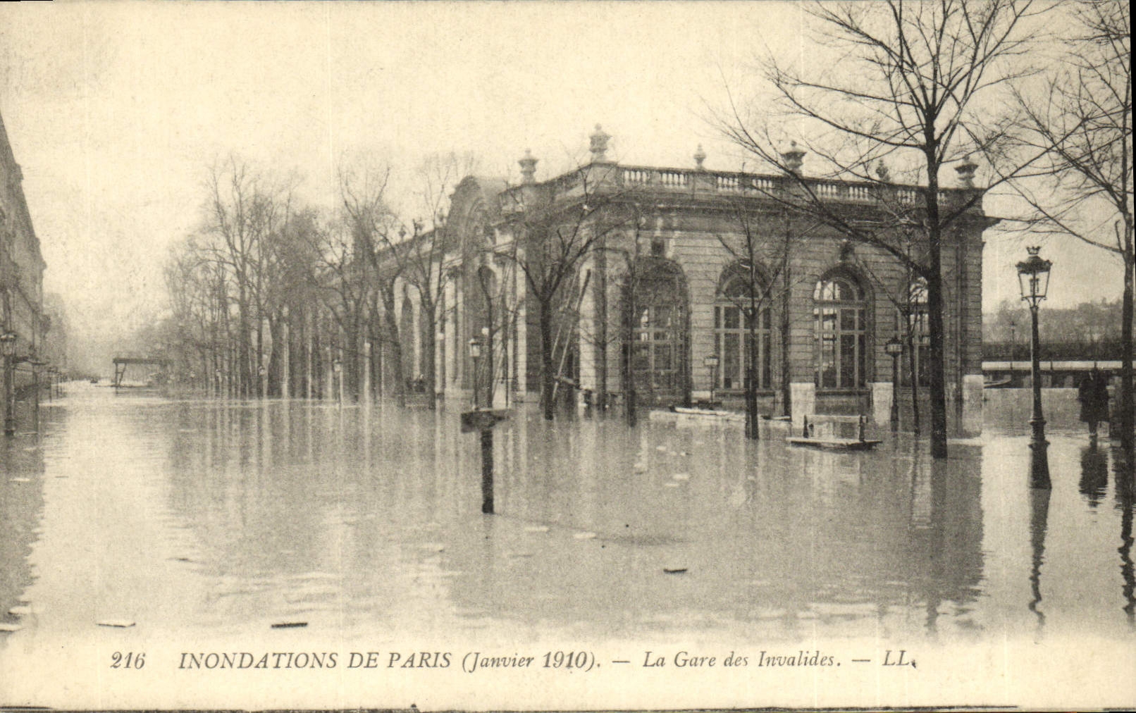 CPA Inondations De Paris La Gare Des Invalides