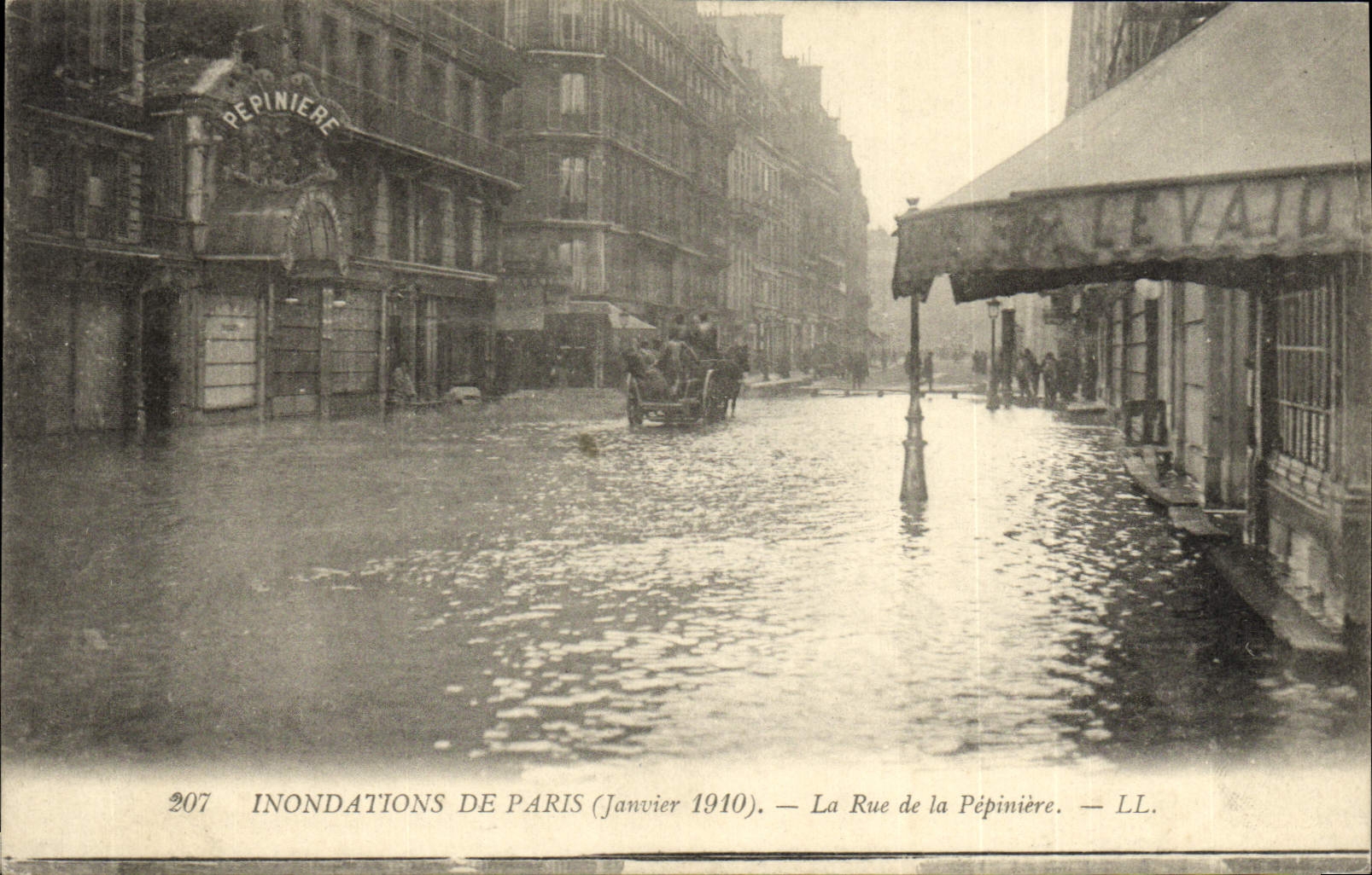 CPA Inondations De Paris La Rue De La Pepiniere