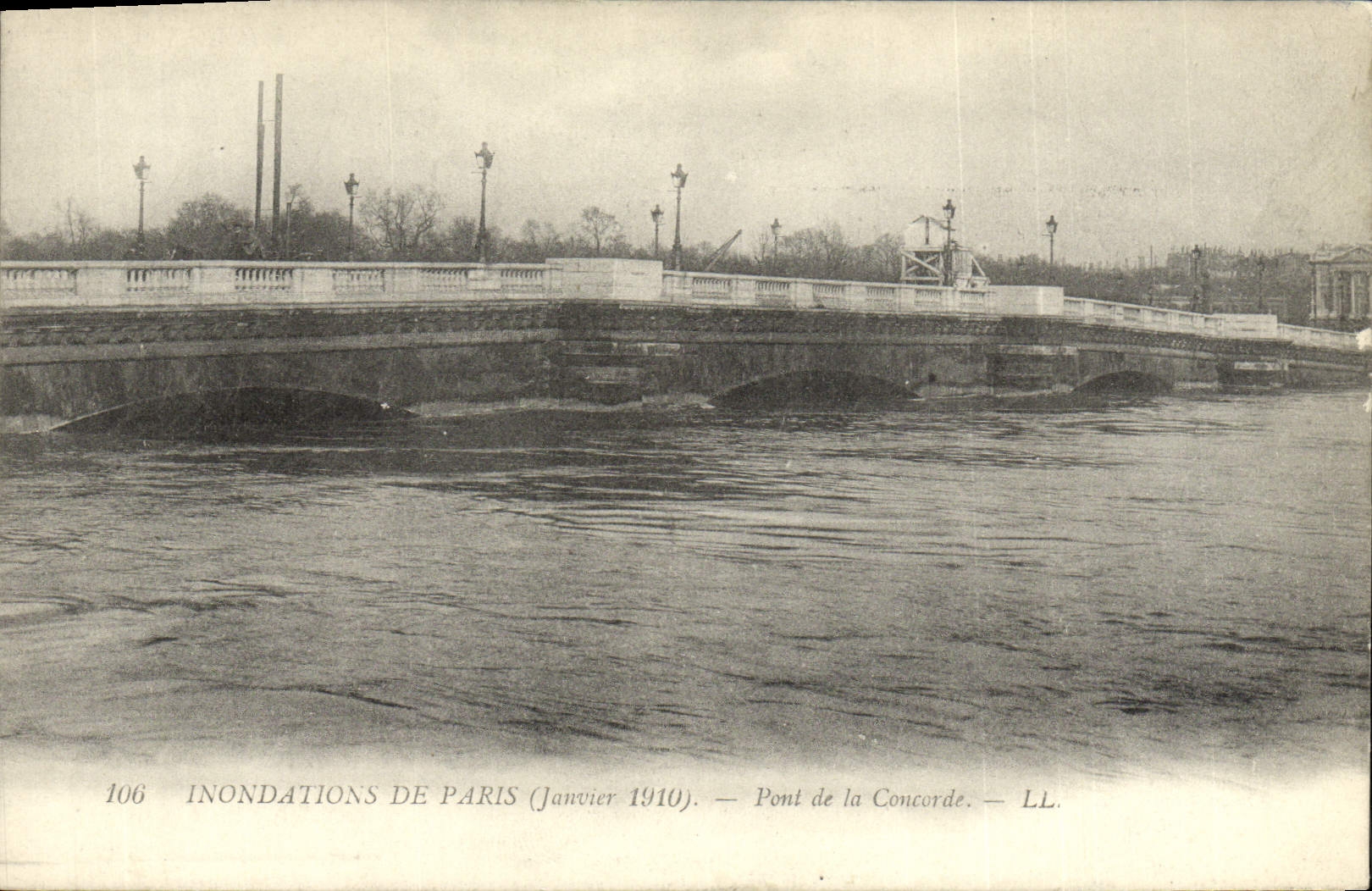 VINTAGE POSTCARD Floods Of Paris Bridge Of the Harmony