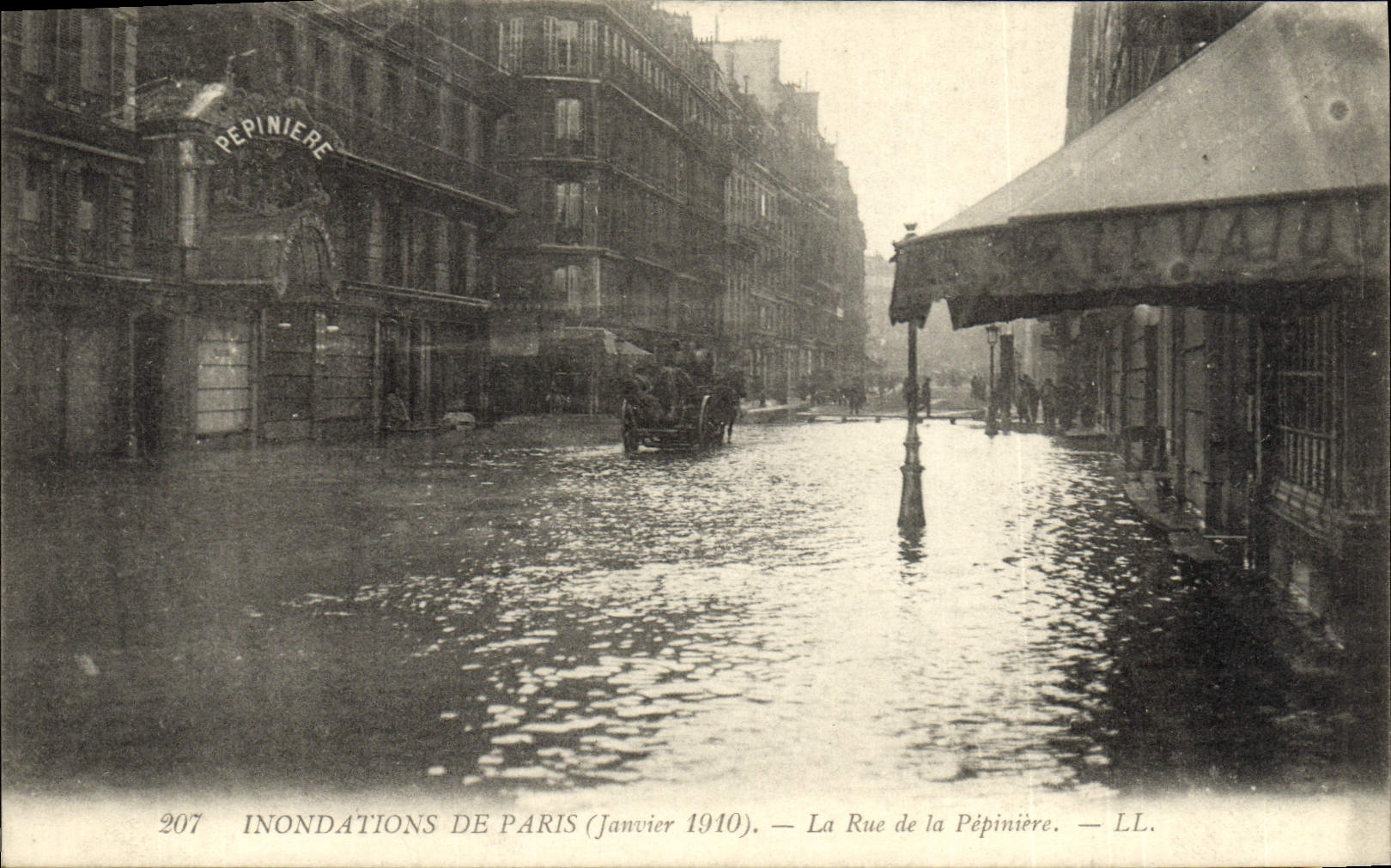 CPA Inondations De Paris Le Rue De La Pepiniere