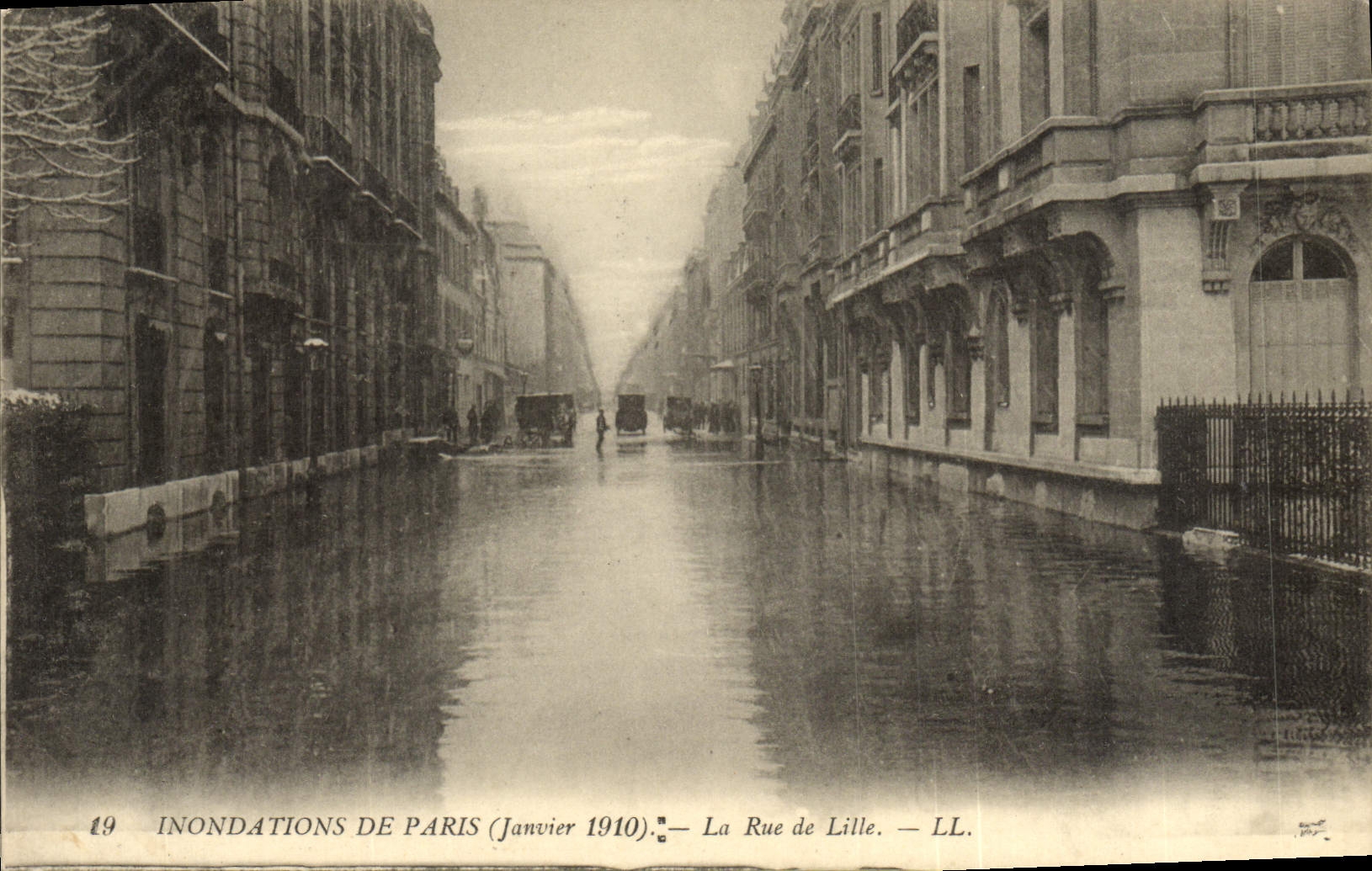 VINTAGE POSTCARD Inondatons Of Paris the Street Of Lille