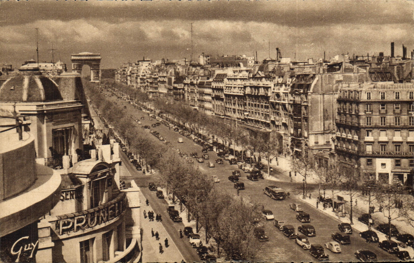 CPA Paris Et Se Merveilles Avenue Des Champs Elysees